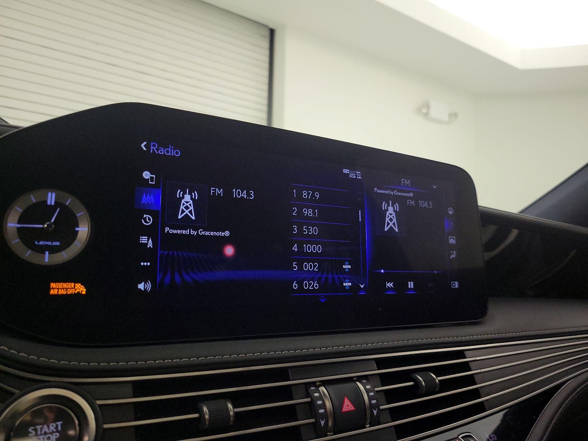 Thumbnail: 2021 Lexus LS - 16