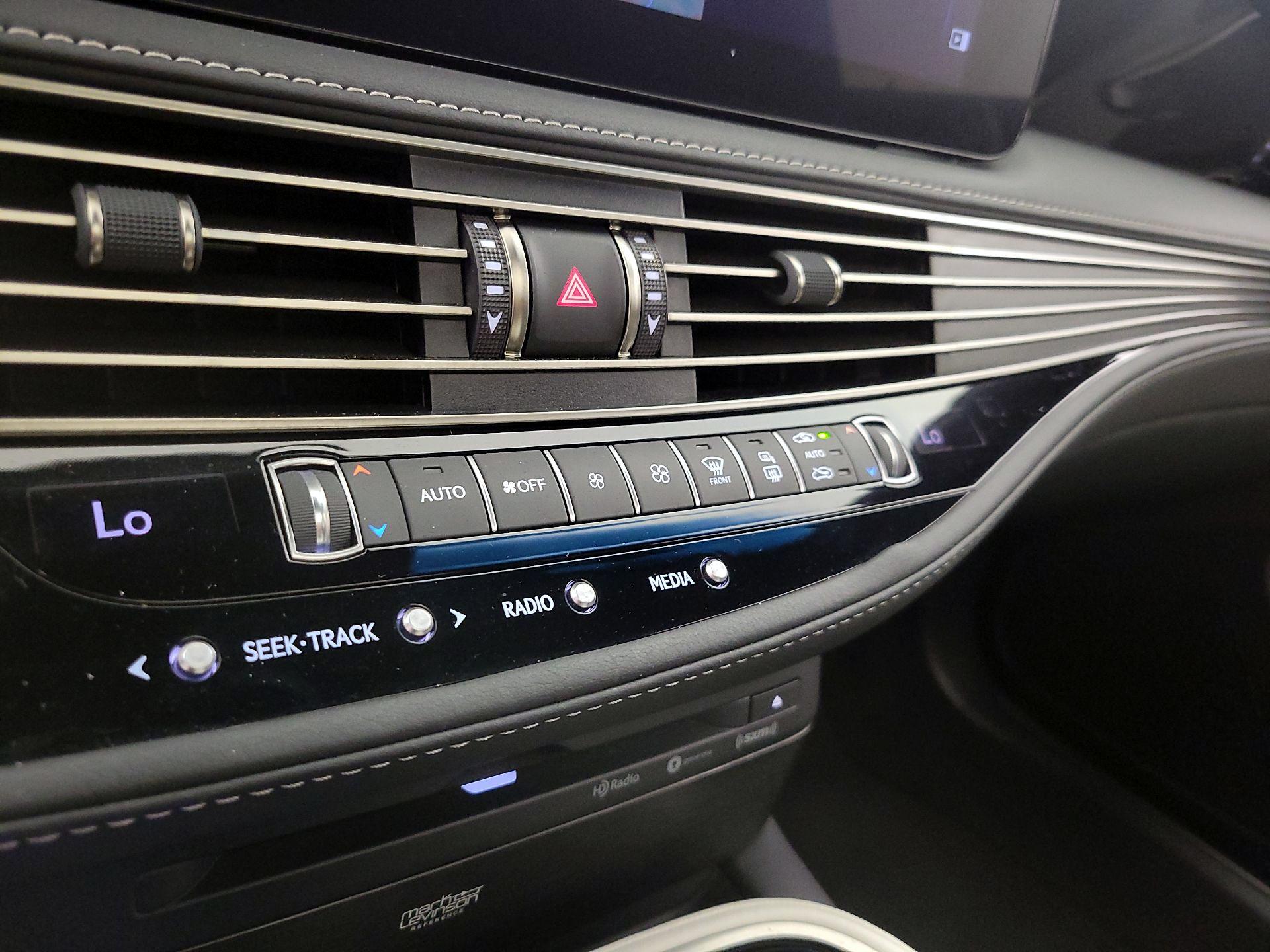 Thumbnail: 2021 Lexus LS - 17