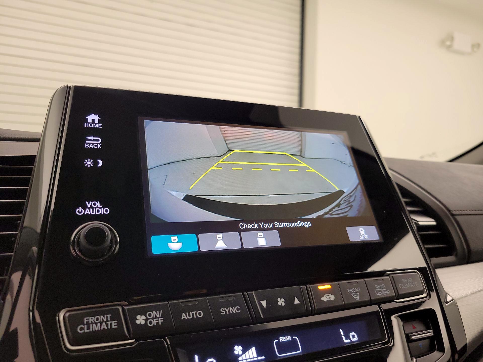 Thumbnail: 2018 Honda Odyssey - 14