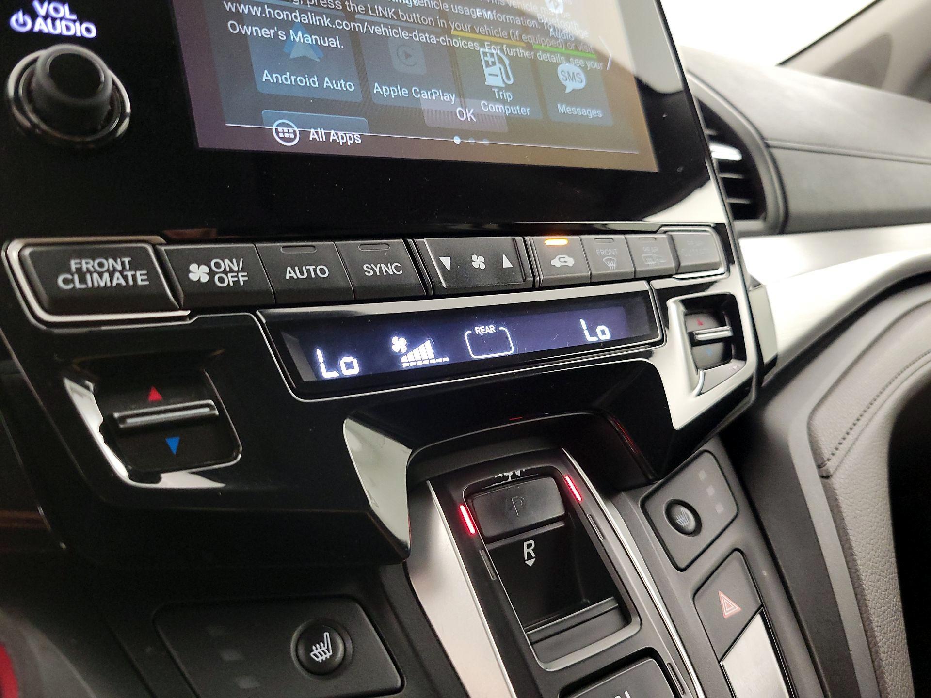 Thumbnail: 2018 Honda Odyssey - 16