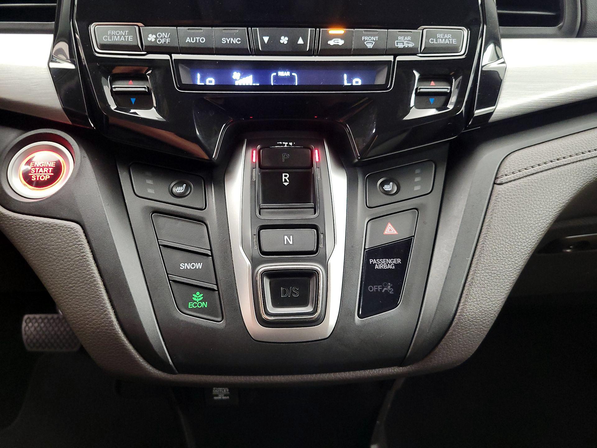 Thumbnail: 2018 Honda Odyssey - 17