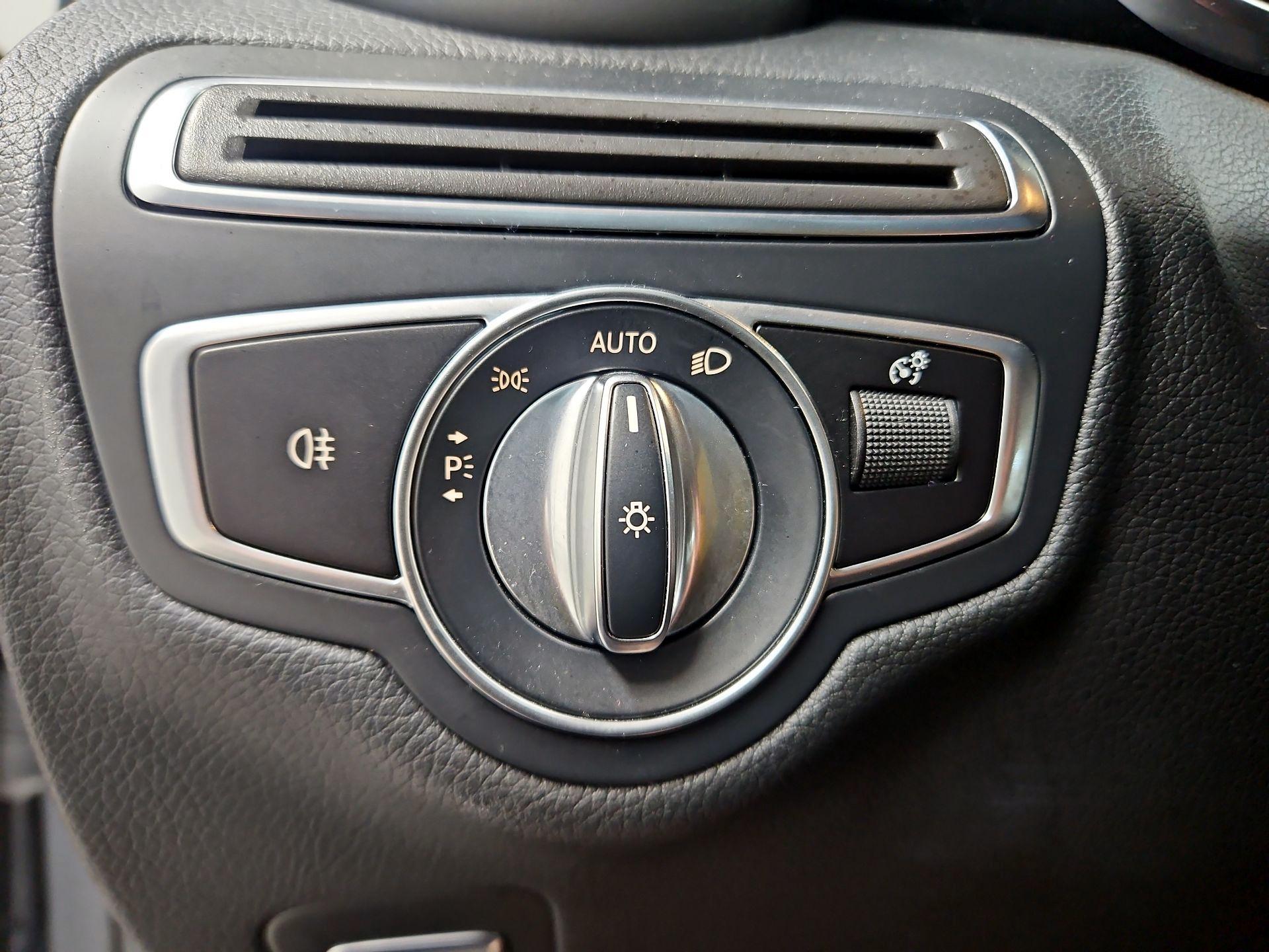 Thumbnail: 2021 Mercedes-Benz C-Class - 13