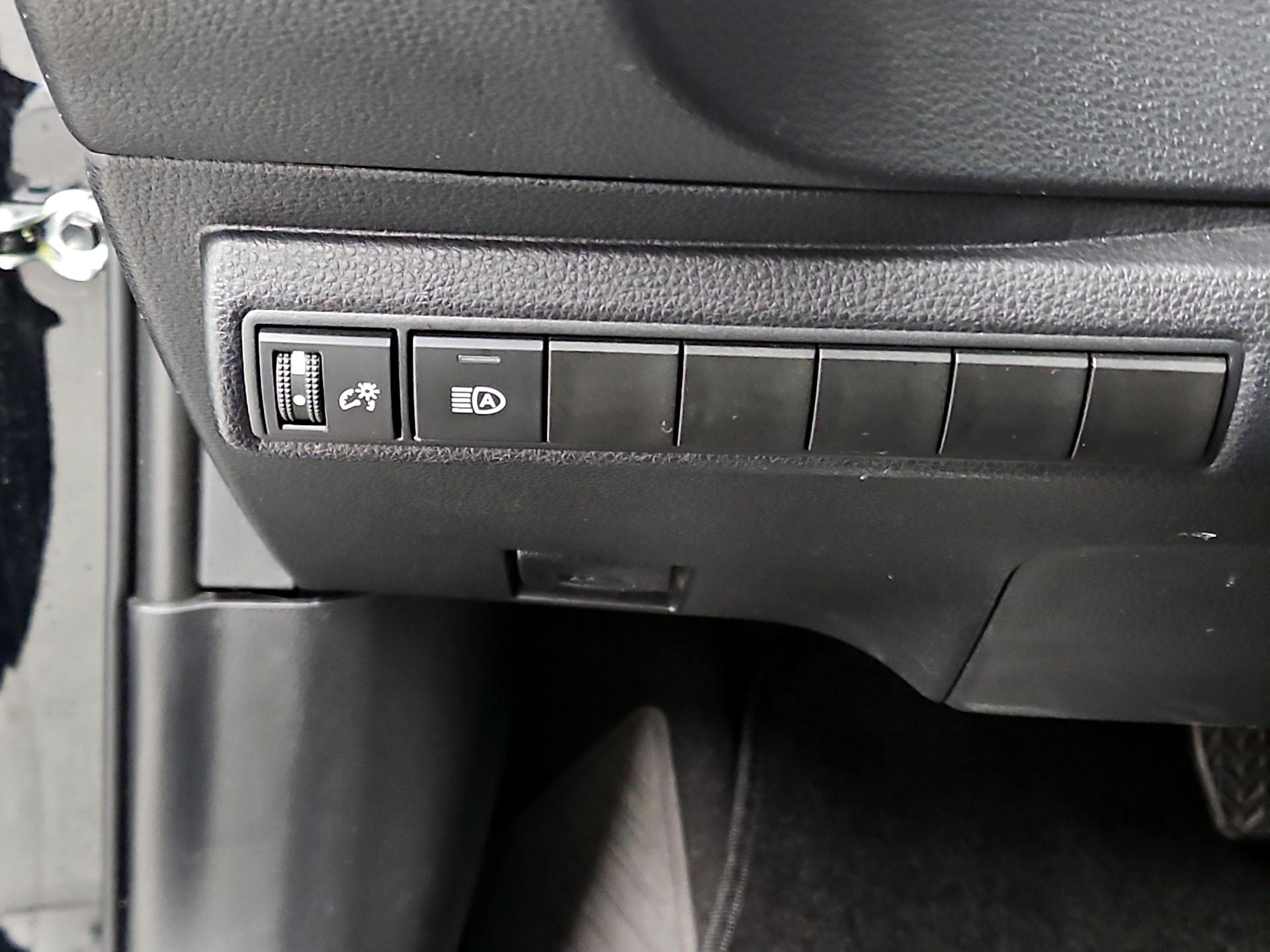 Thumbnail: 2025 Toyota Corolla - 13