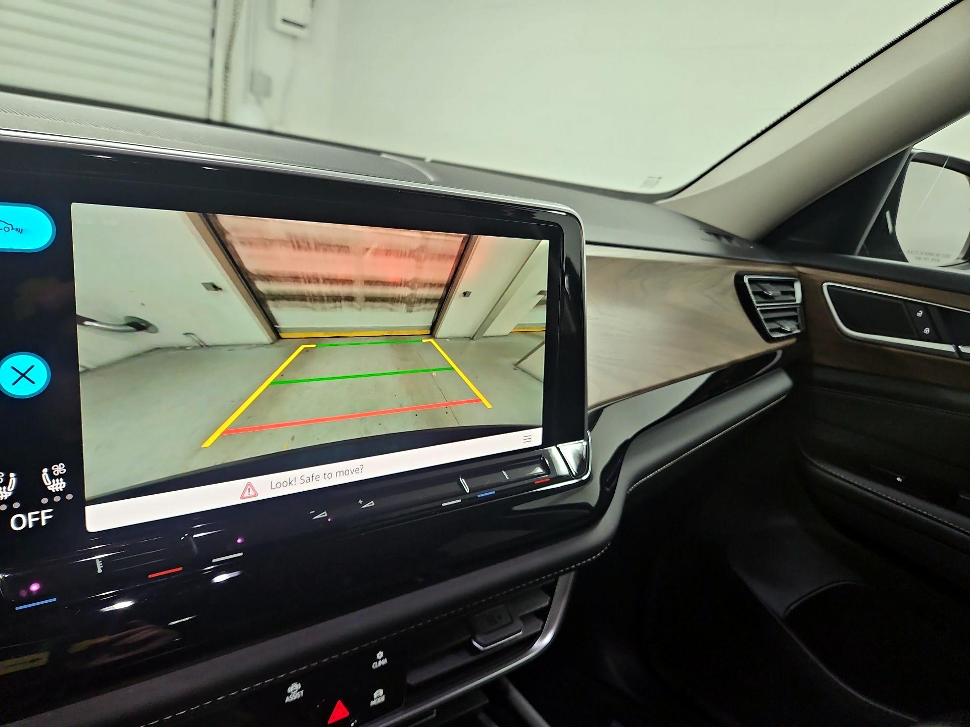 Thumbnail: 2024 Volkswagen Atlas - 14