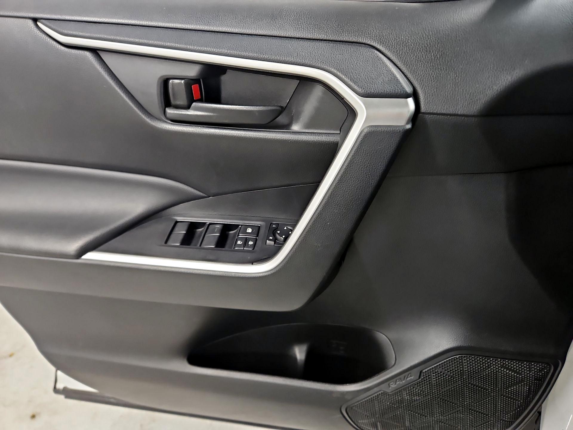 Thumbnail: 2024 Toyota RAV4 - 12