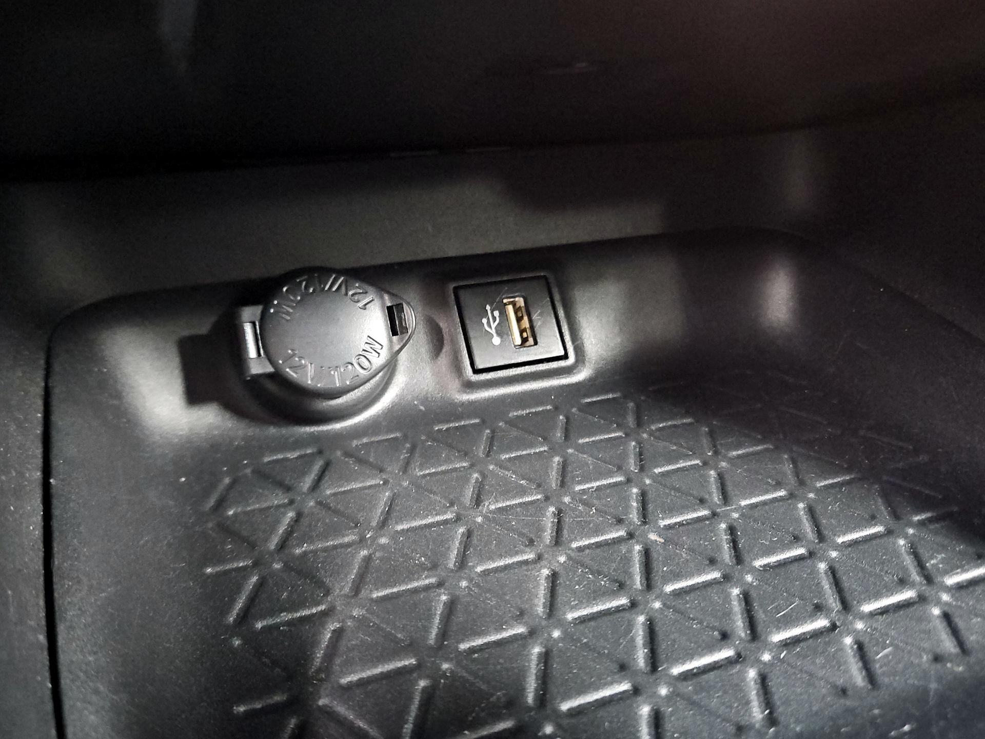 Thumbnail: 2024 Toyota RAV4 - 18