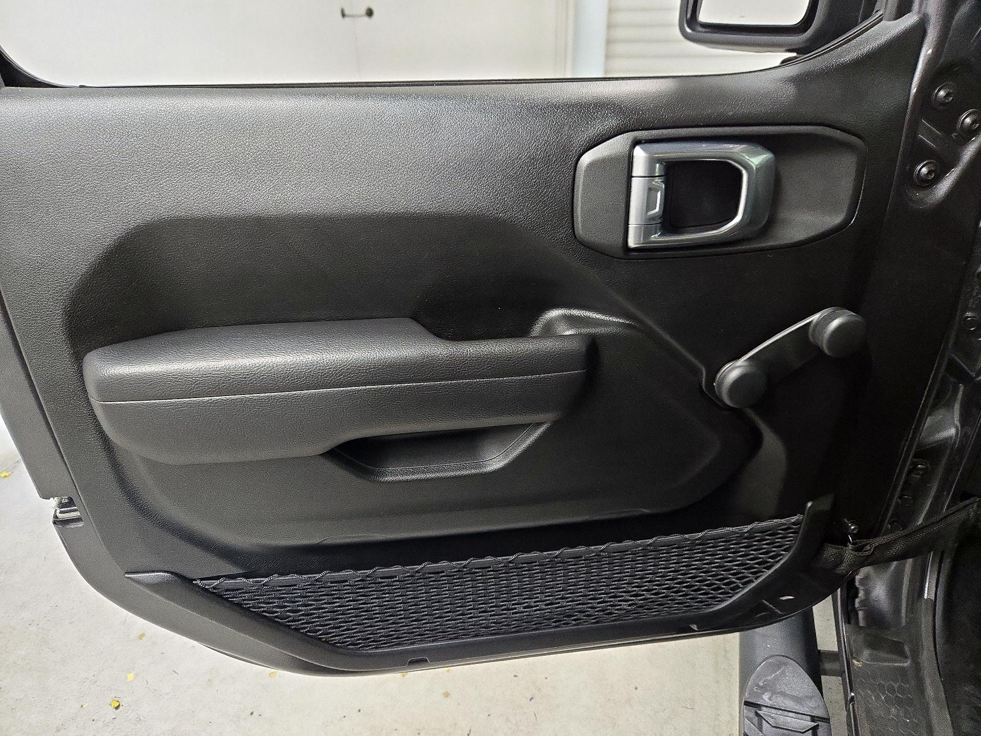 Thumbnail: 2023 Jeep Gladiator - 12