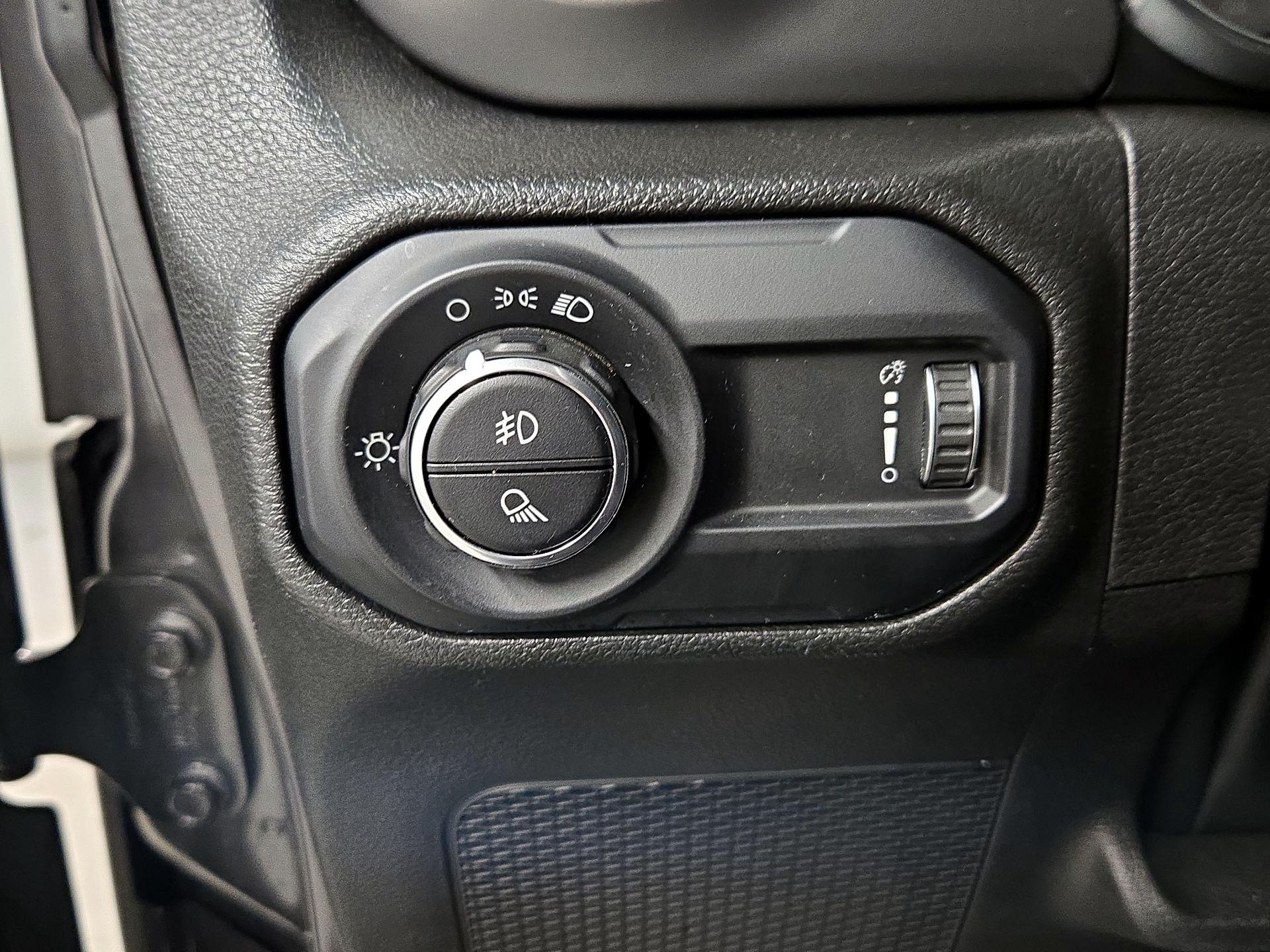 Thumbnail: 2023 Jeep Gladiator - 13