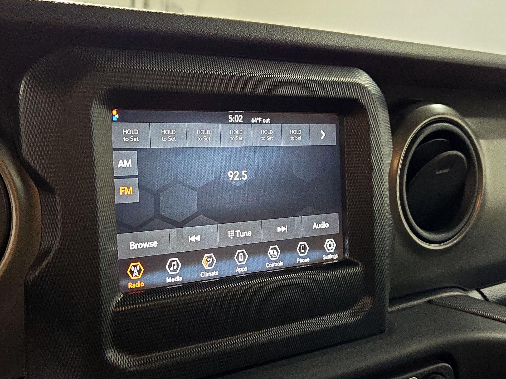 Thumbnail: 2023 Jeep Gladiator - 15