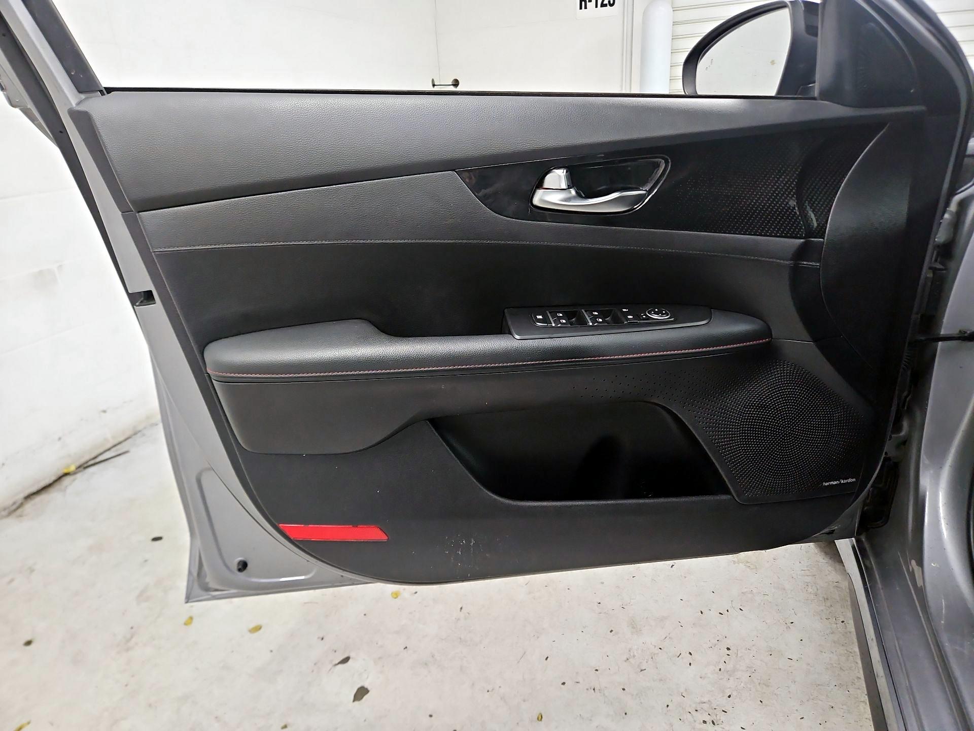 Thumbnail: 2023 Kia Forte - 12