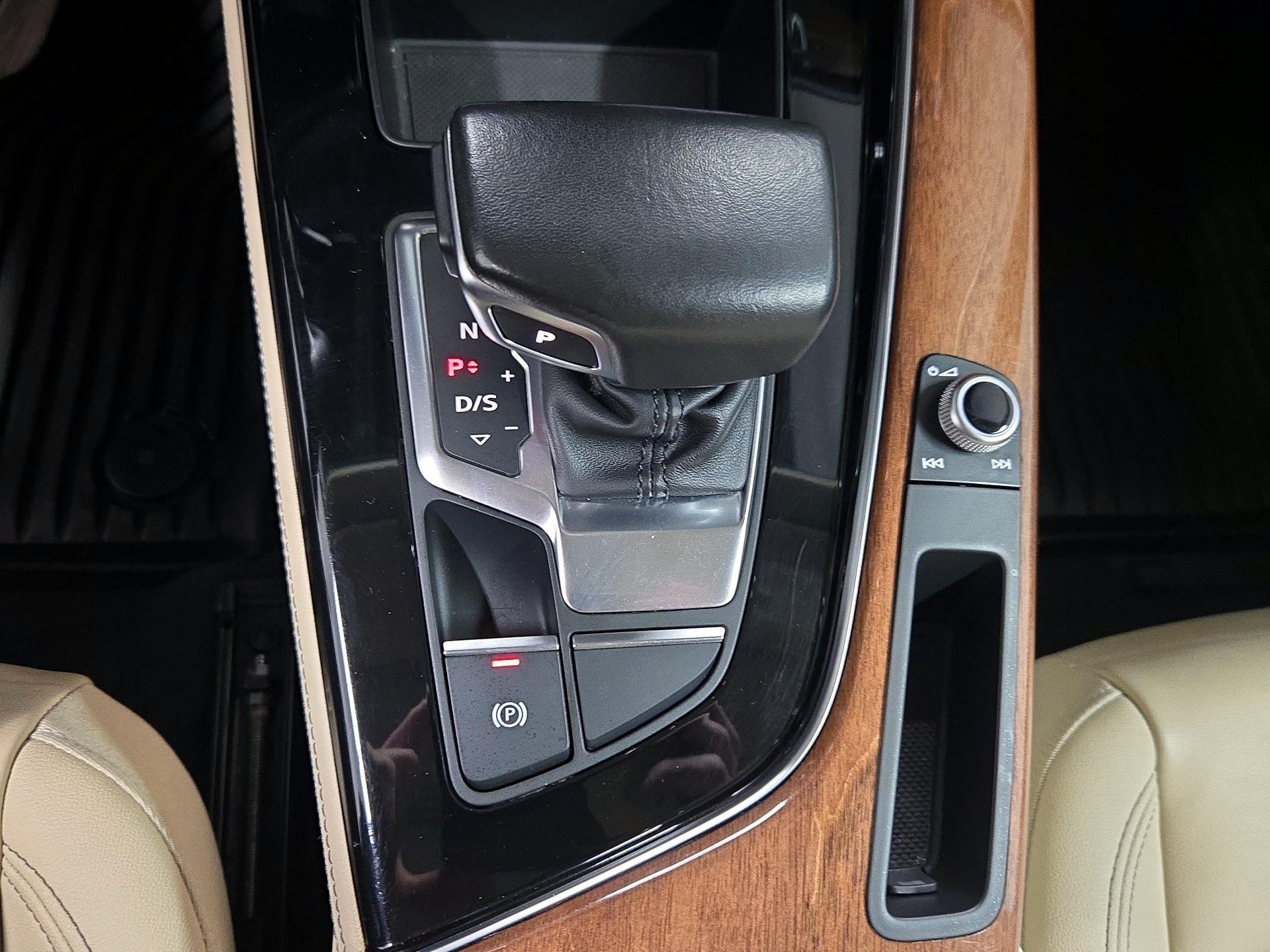 Thumbnail: 2023 Audi A4 - 17