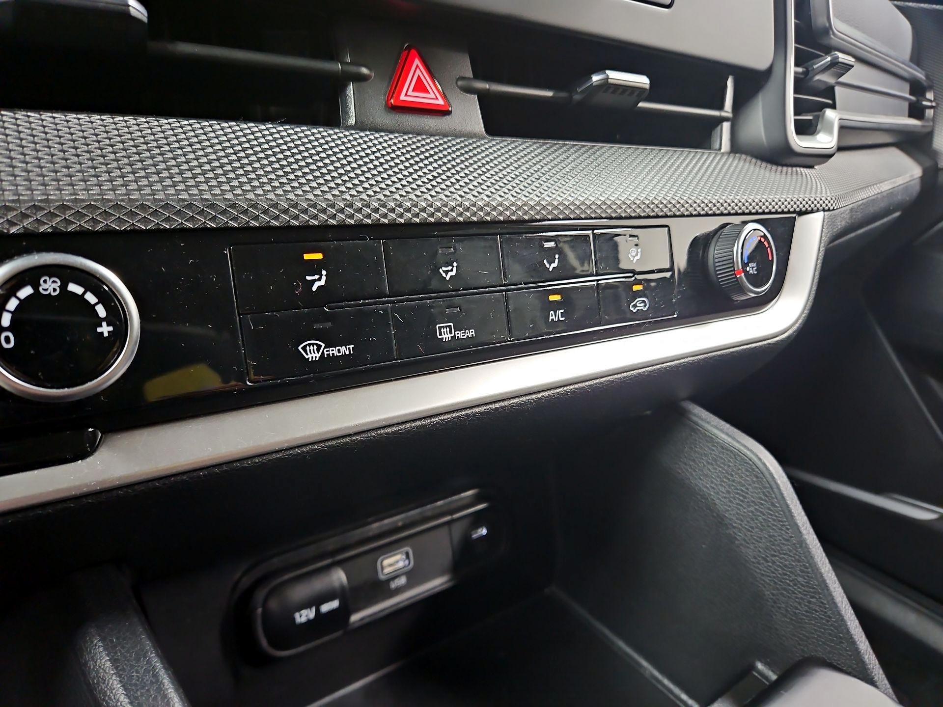 Thumbnail: 2024 Kia Sportage - 16