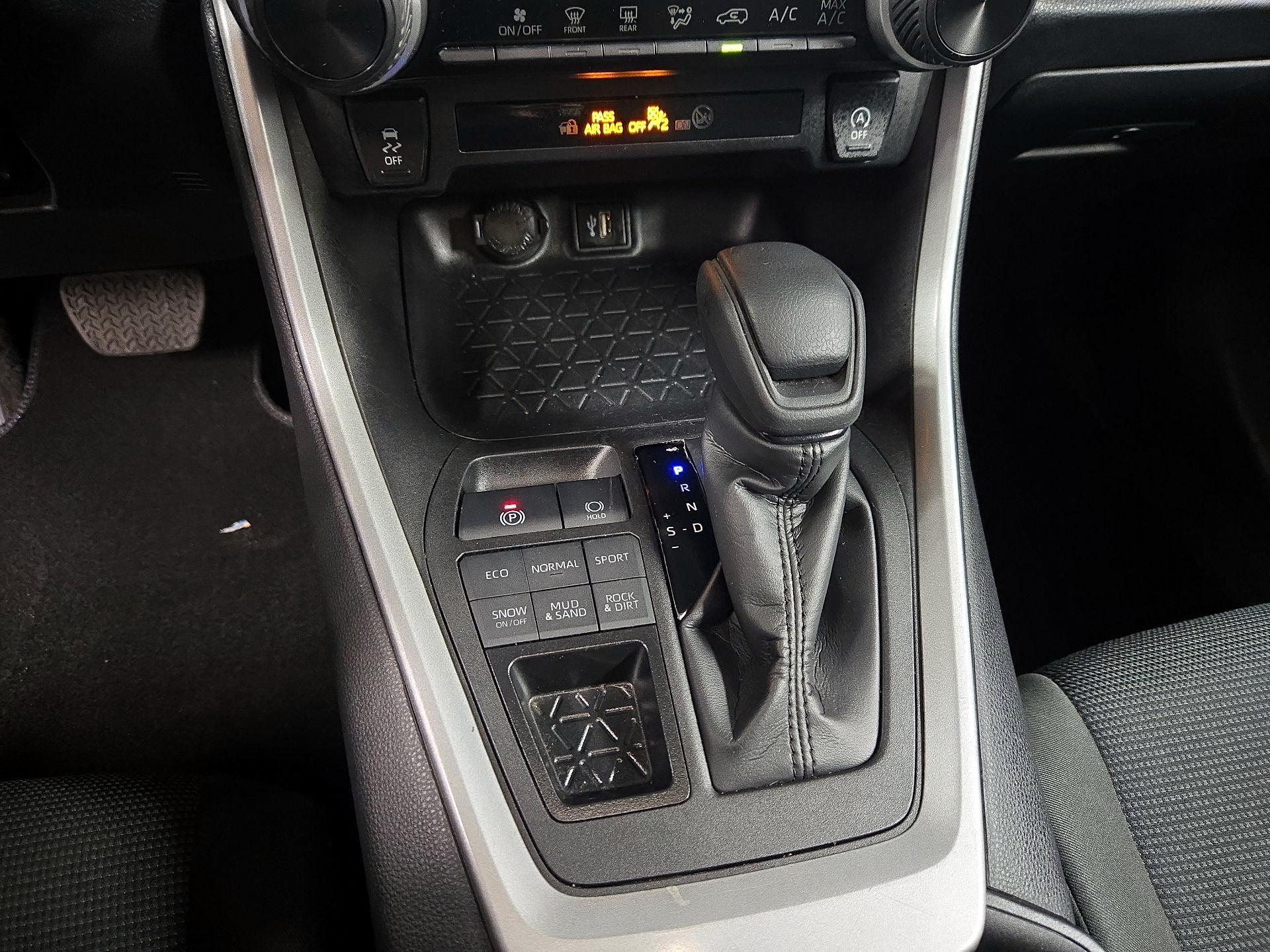 Thumbnail: 2024 Toyota RAV4 - 17