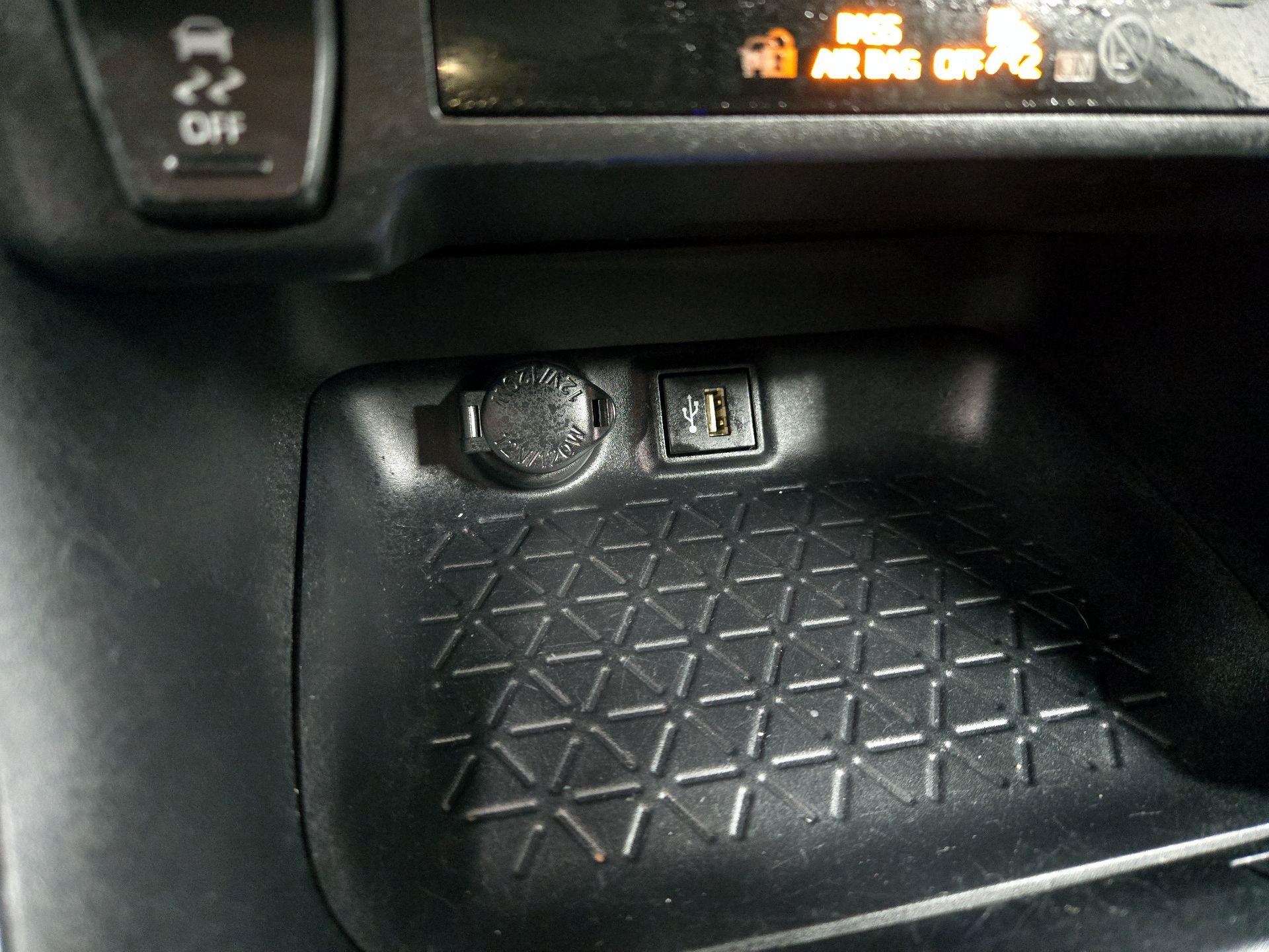 Thumbnail: 2024 Toyota RAV4 - 18