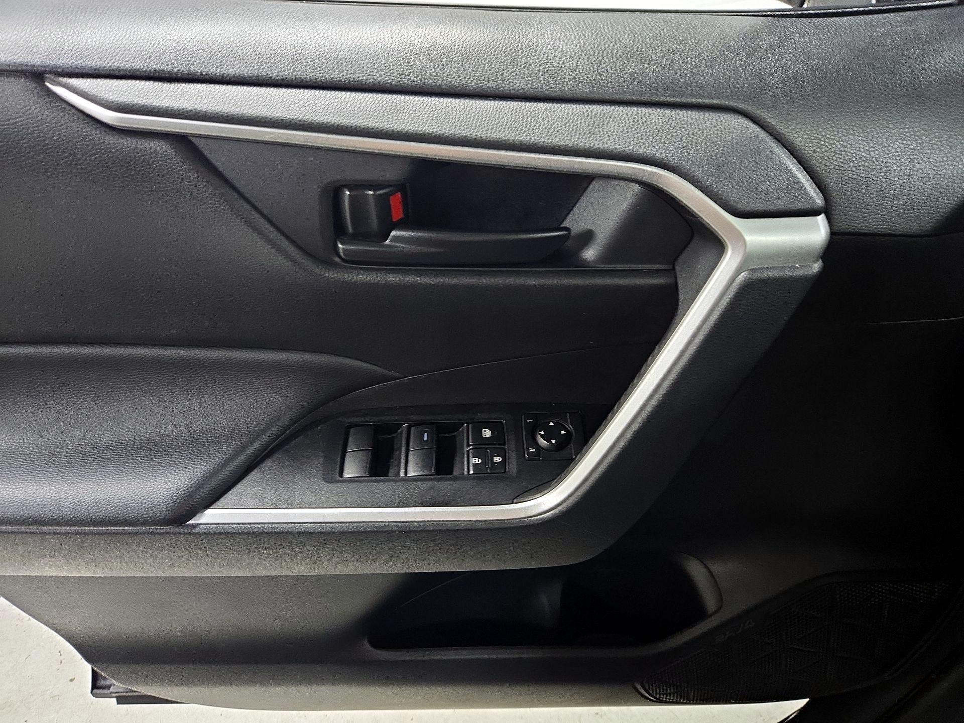 Thumbnail: 2024 Toyota RAV4 - 12