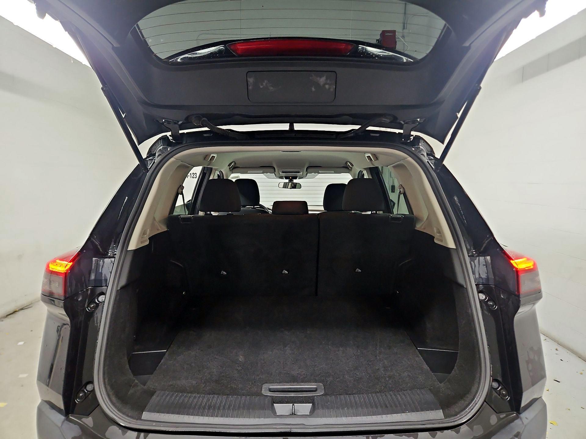 Thumbnail: 2023 Nissan Rogue - 20