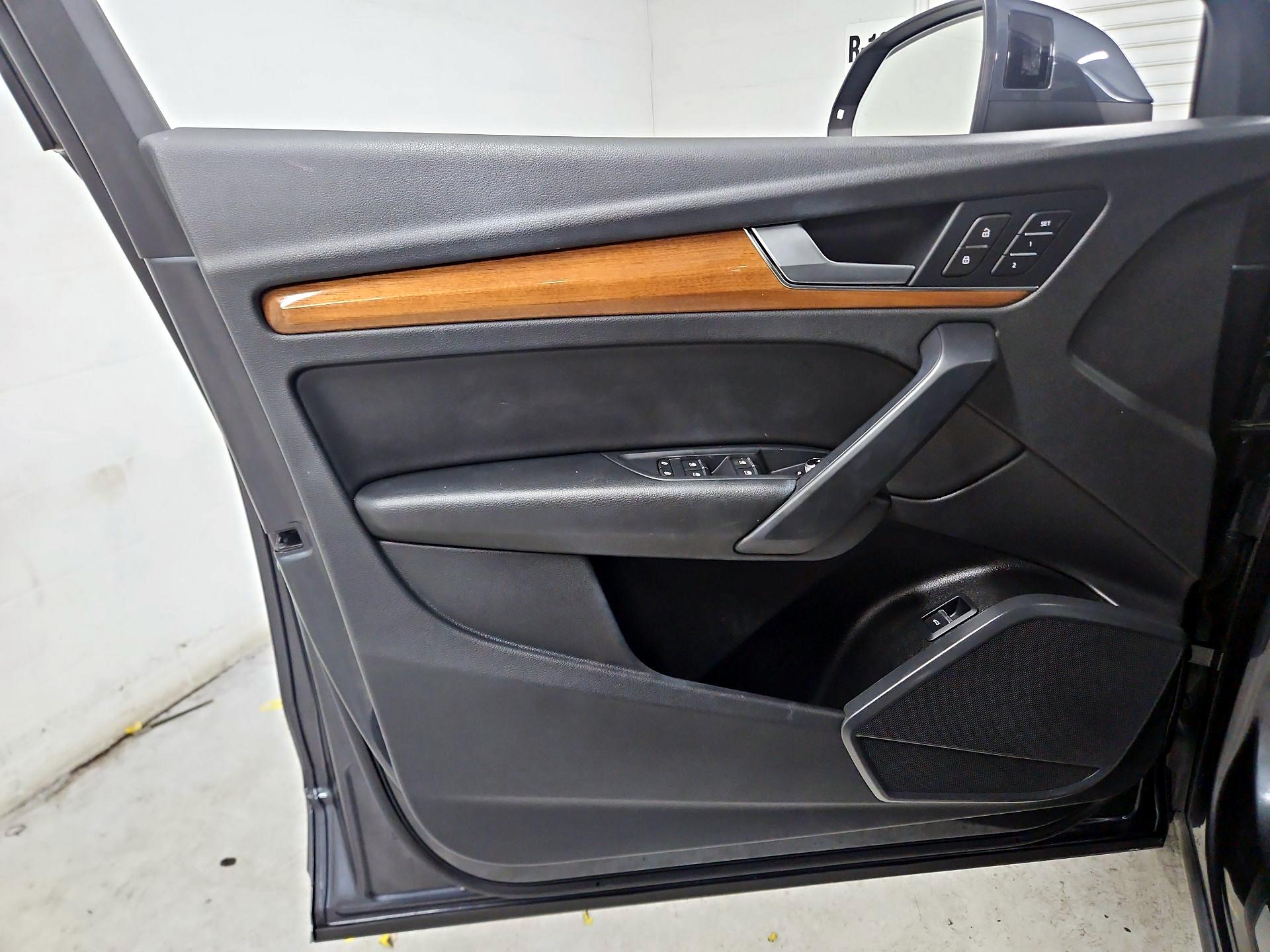 Thumbnail: 2023 Audi Q5 - 12