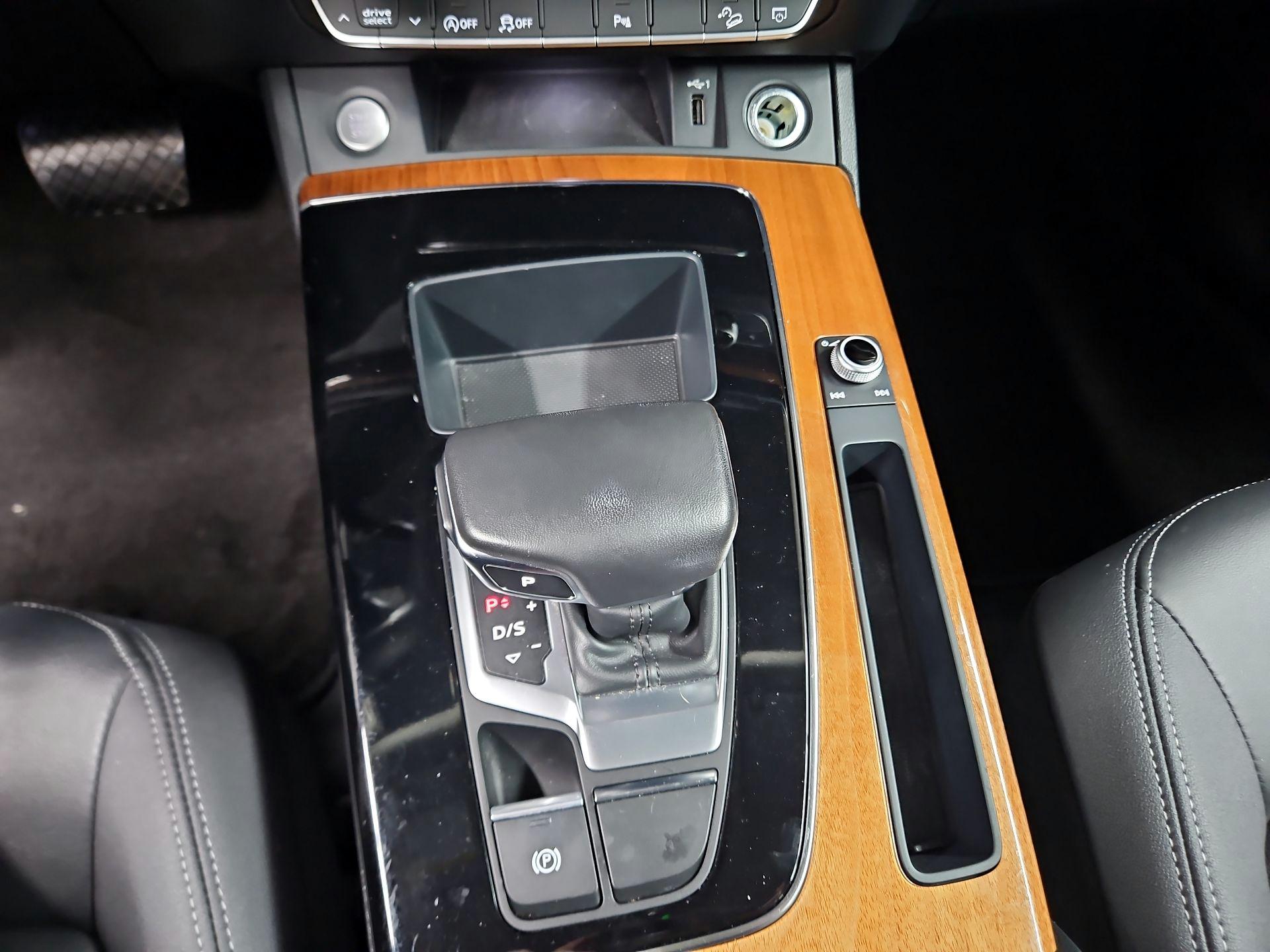 Thumbnail: 2023 Audi Q5 - 17