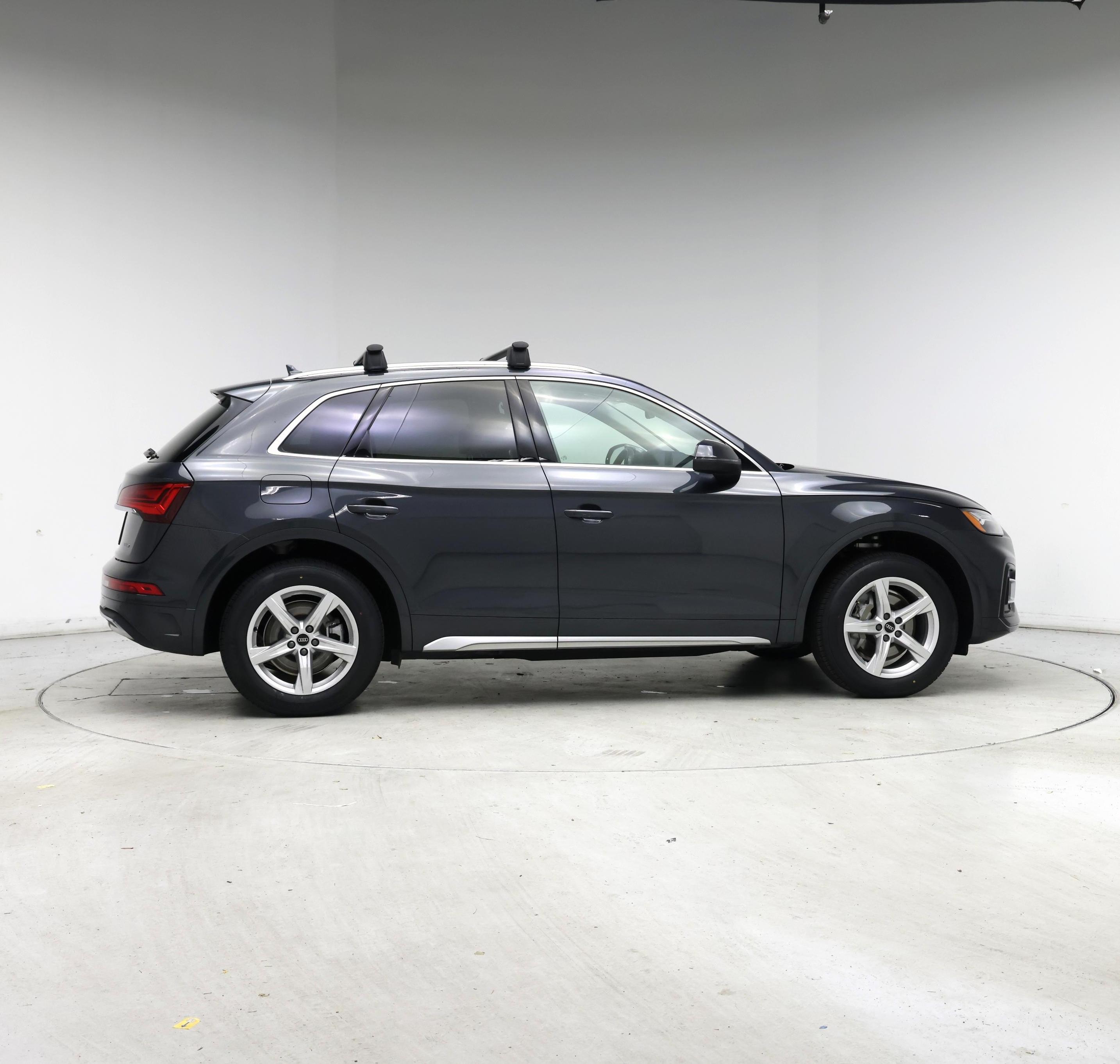 Thumbnail: 2023 Audi Q5 - 7