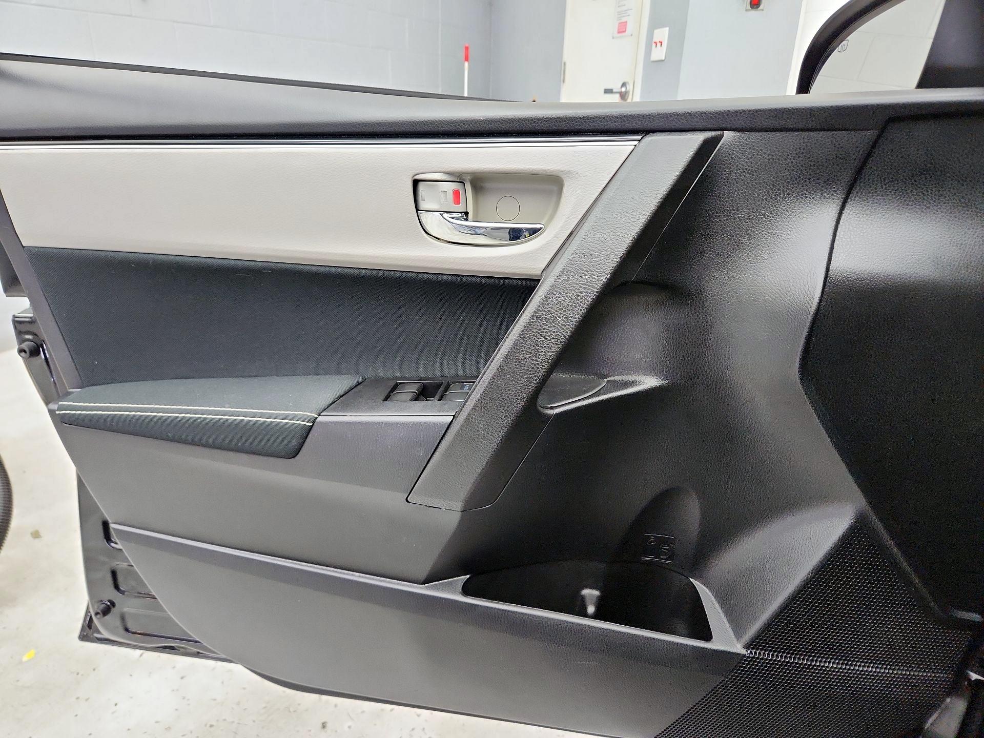 Thumbnail: 2018 Toyota Corolla - 12