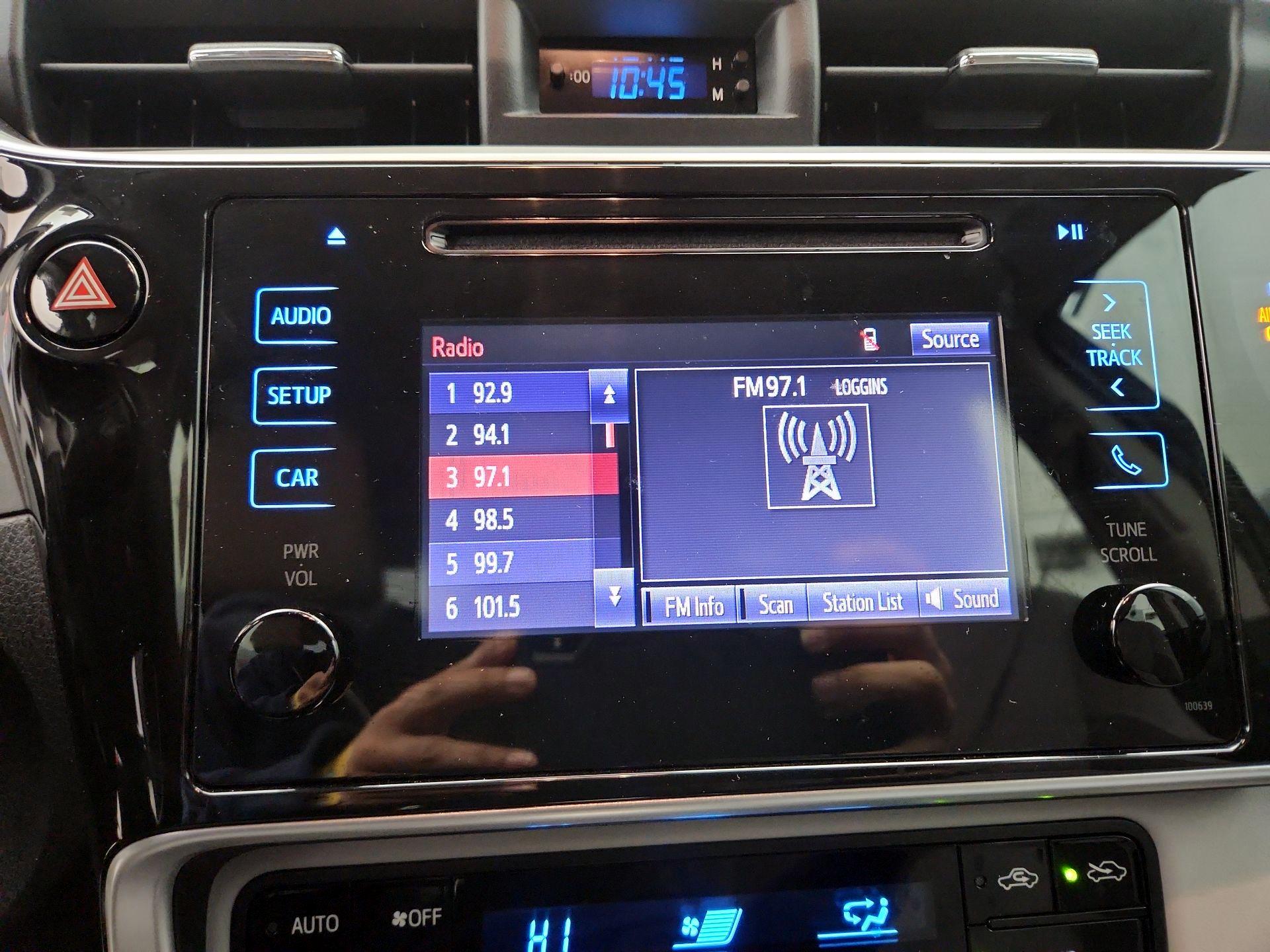 Thumbnail: 2018 Toyota Corolla - 15