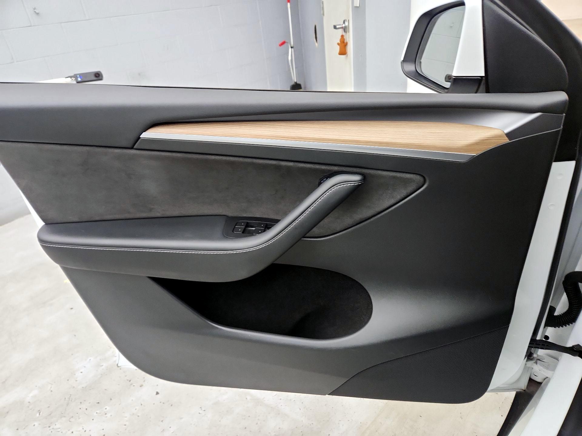 Thumbnail: 2022 Tesla Model Y - 12