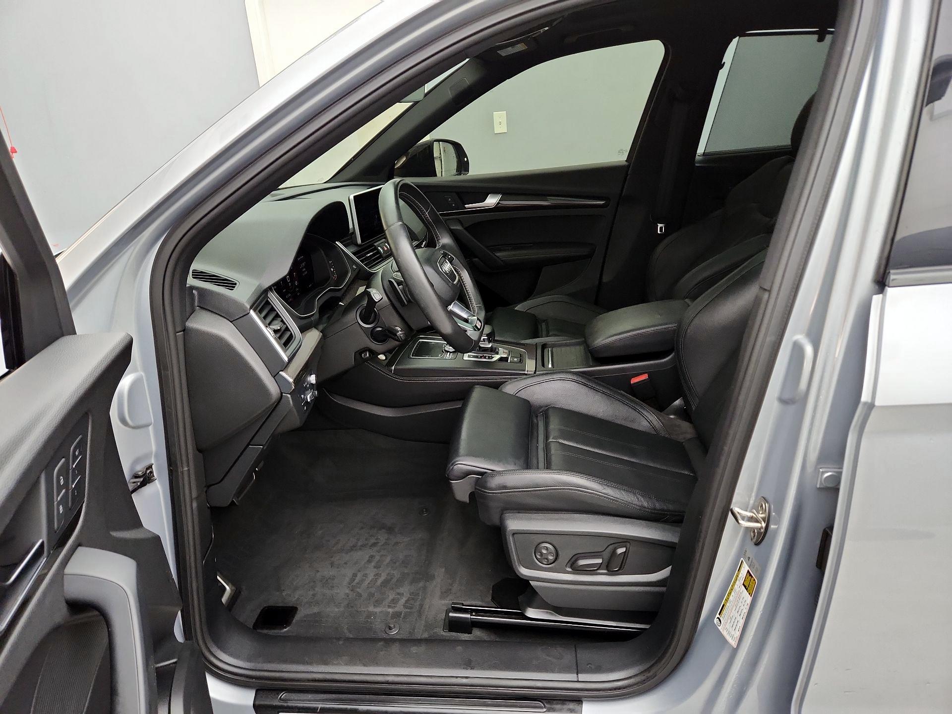 Thumbnail: 2019 Audi SQ5 - 11