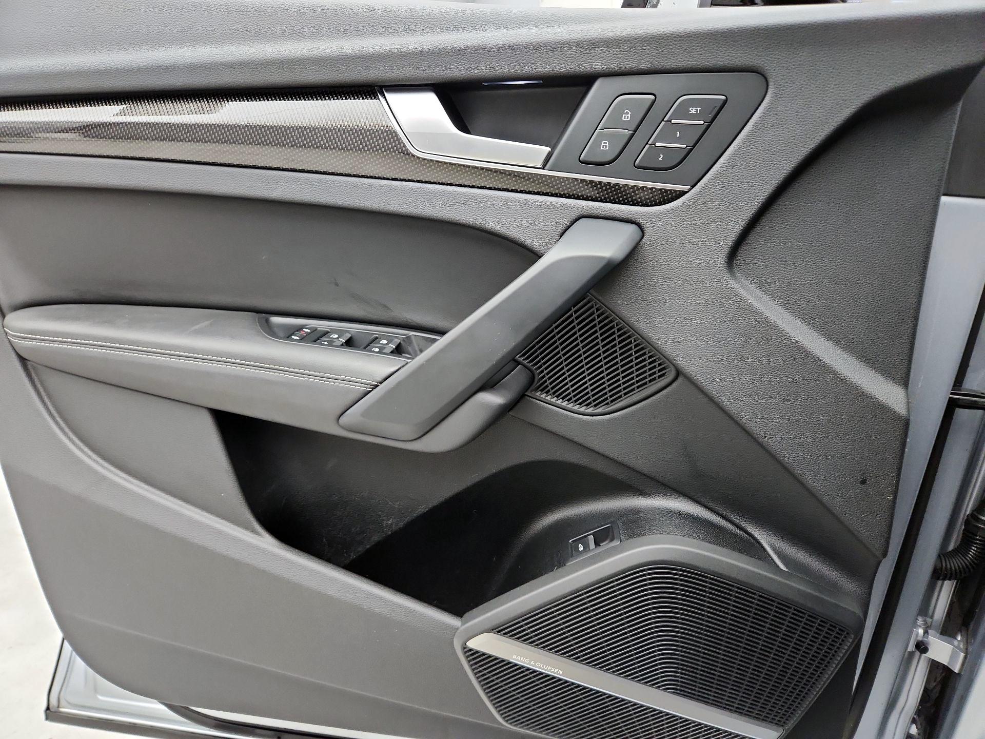 Thumbnail: 2019 Audi SQ5 - 12