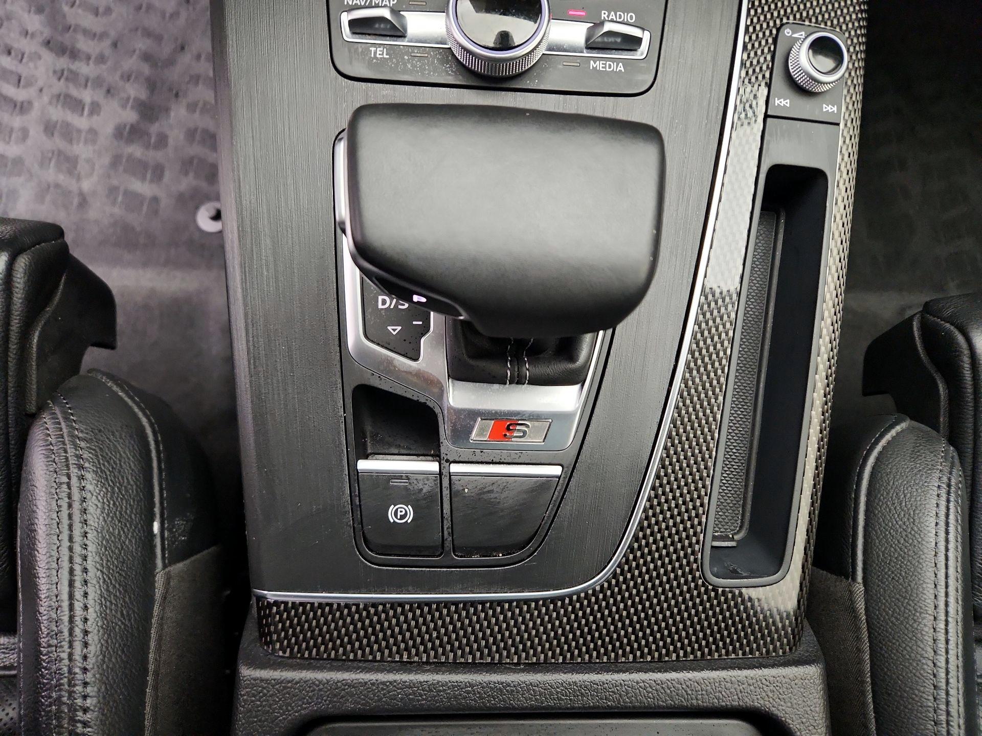 Thumbnail: 2019 Audi SQ5 - 18