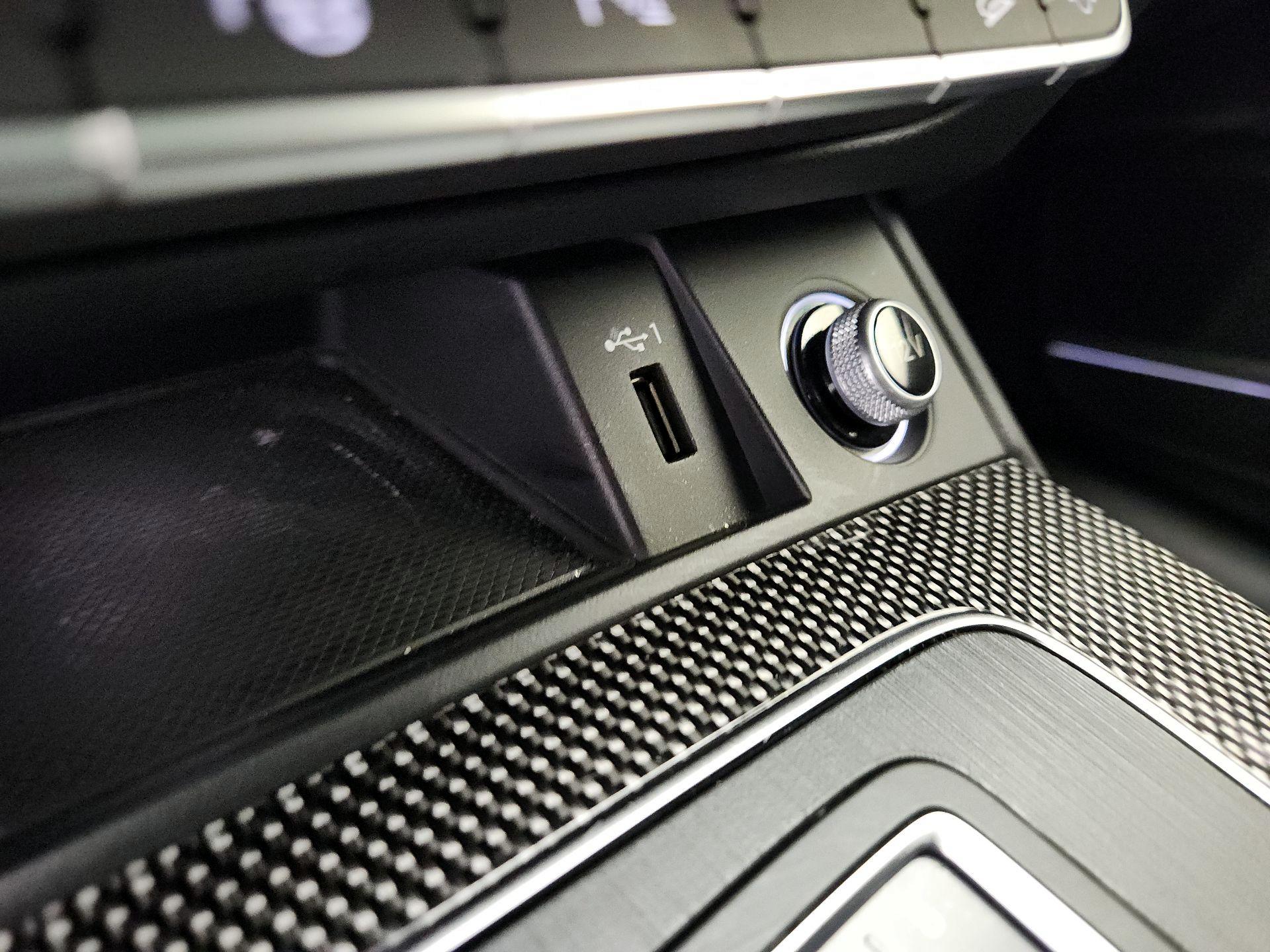 Thumbnail: 2019 Audi SQ5 - 19