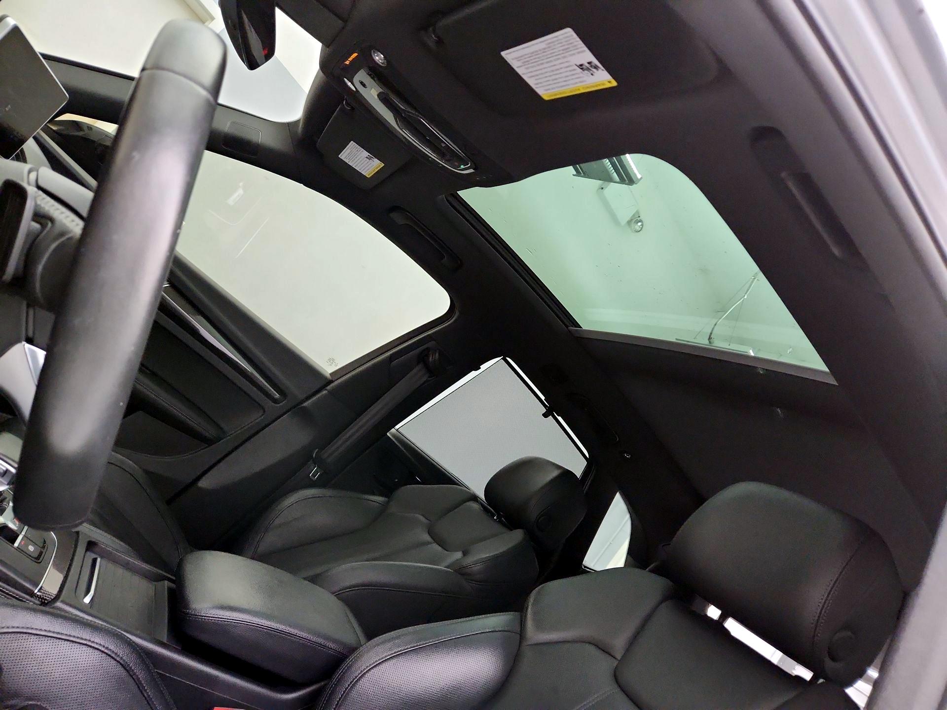 Thumbnail: 2019 Audi SQ5 - 20