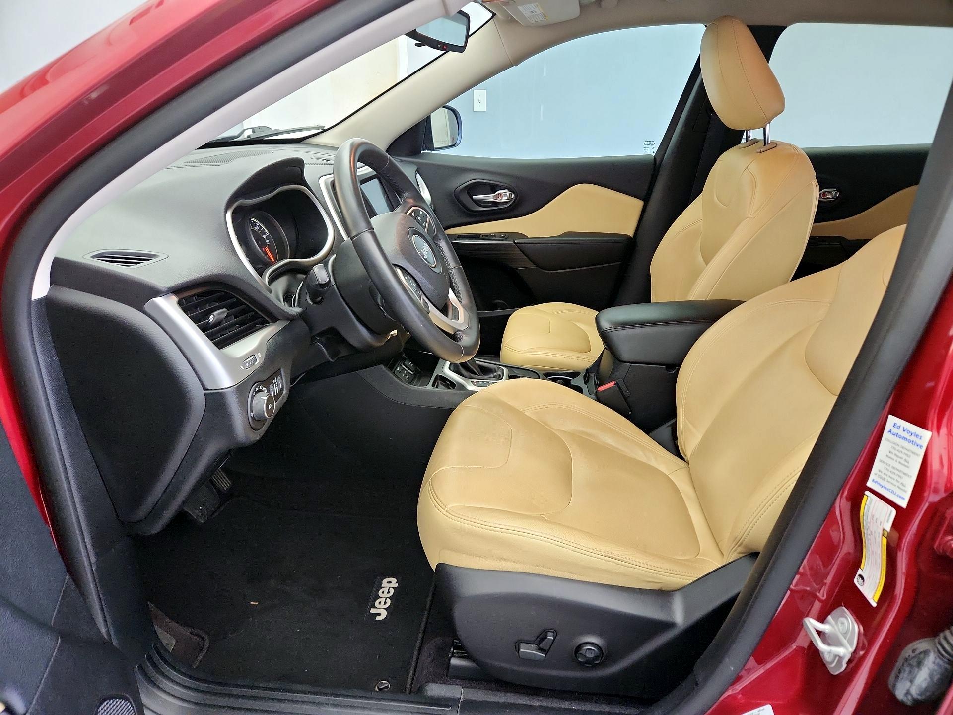 Thumbnail: 2016 Jeep Cherokee - 11