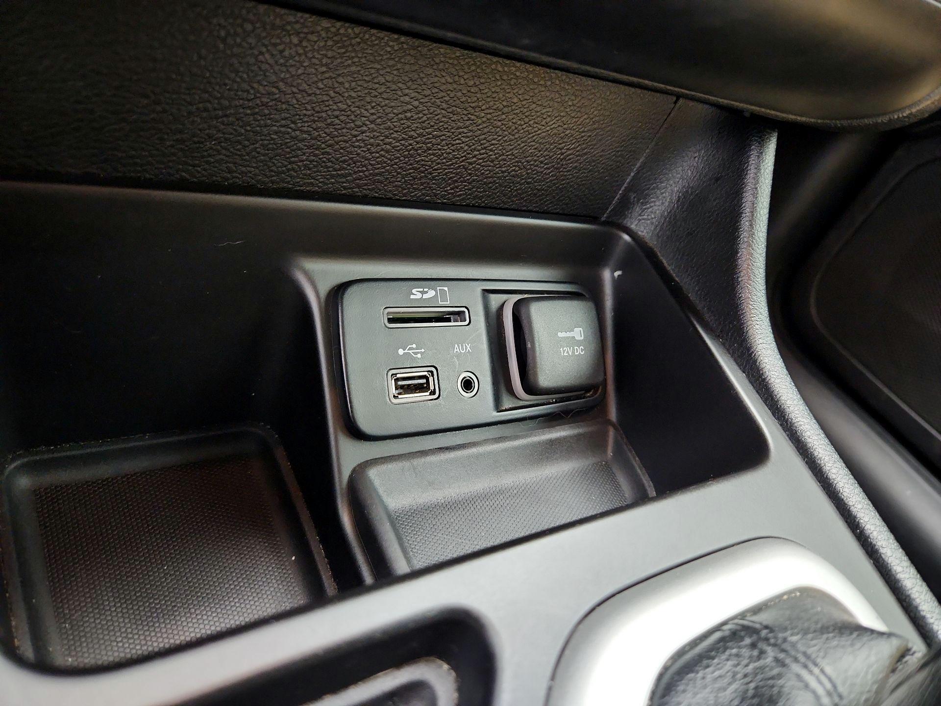 Thumbnail: 2016 Jeep Cherokee - 18