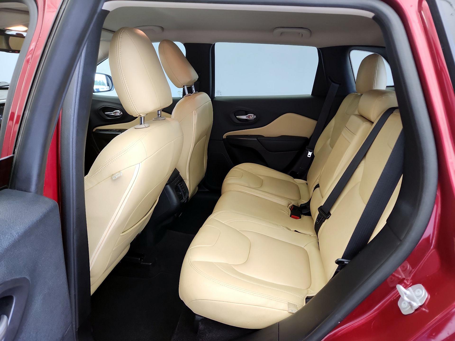 Thumbnail: 2016 Jeep Cherokee - 19