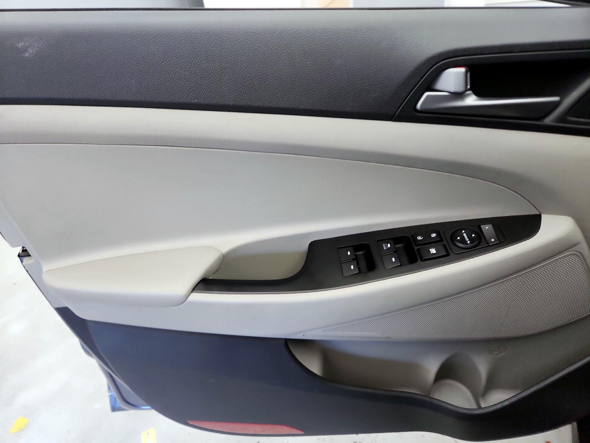 Thumbnail: 2017 Hyundai Tucson - 12