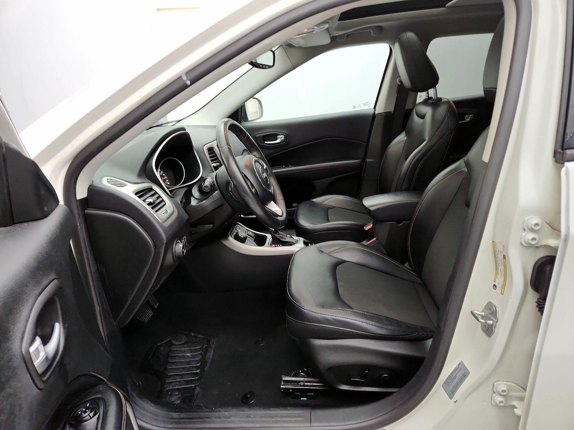 Thumbnail: 2017 Jeep Compass - 11