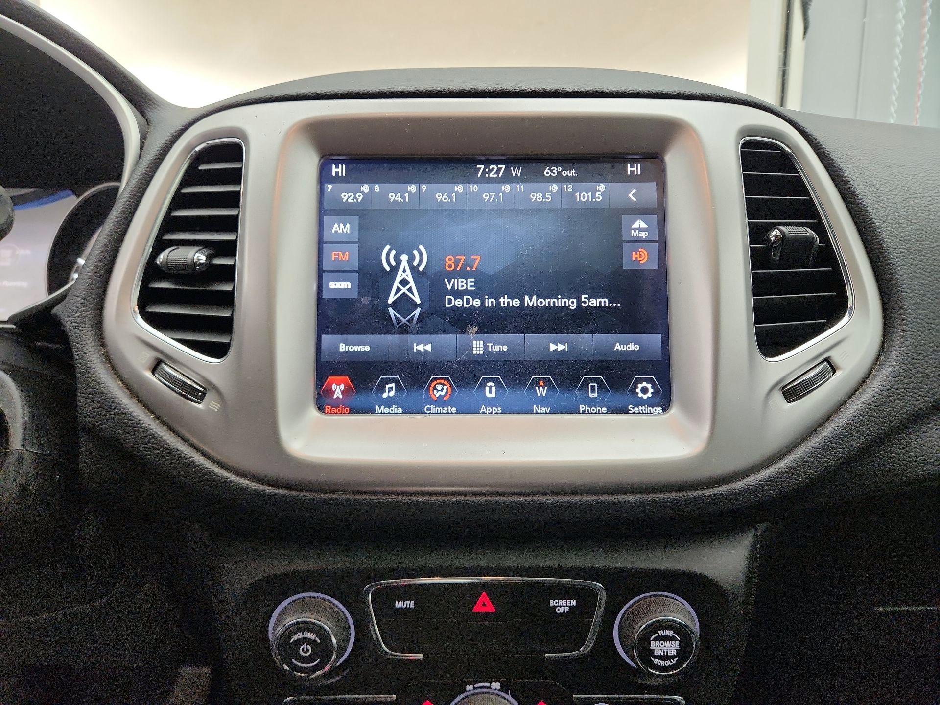 Thumbnail: 2017 Jeep Compass - 16