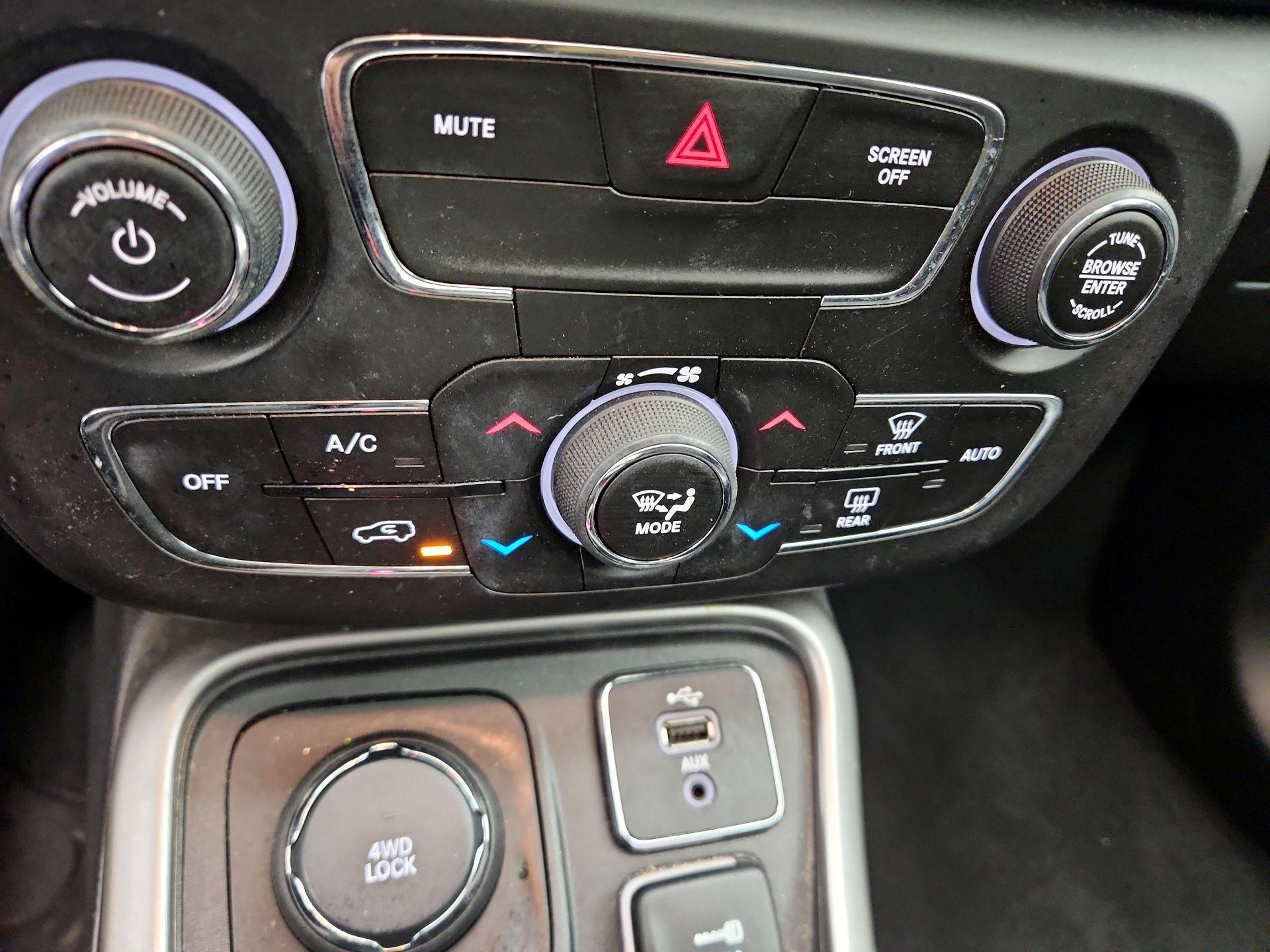 Thumbnail: 2017 Jeep Compass - 17