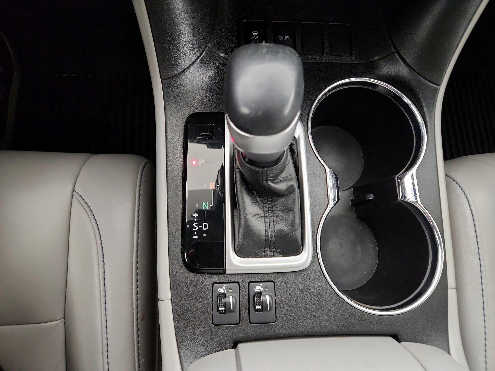 Thumbnail: 2018 Toyota Highlander - 17