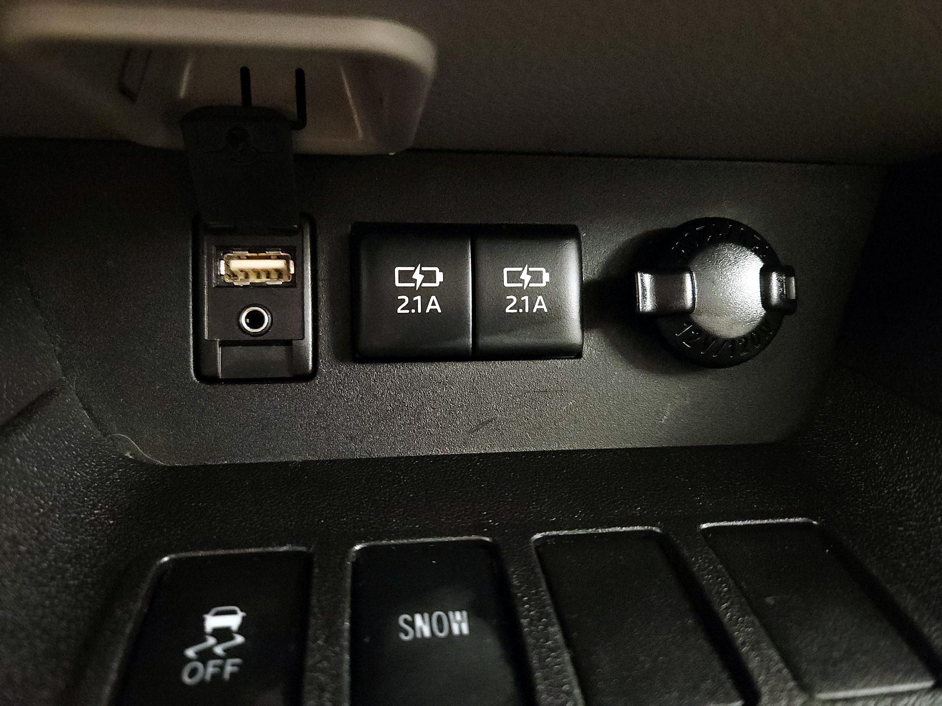 Thumbnail: 2018 Toyota Highlander - 18