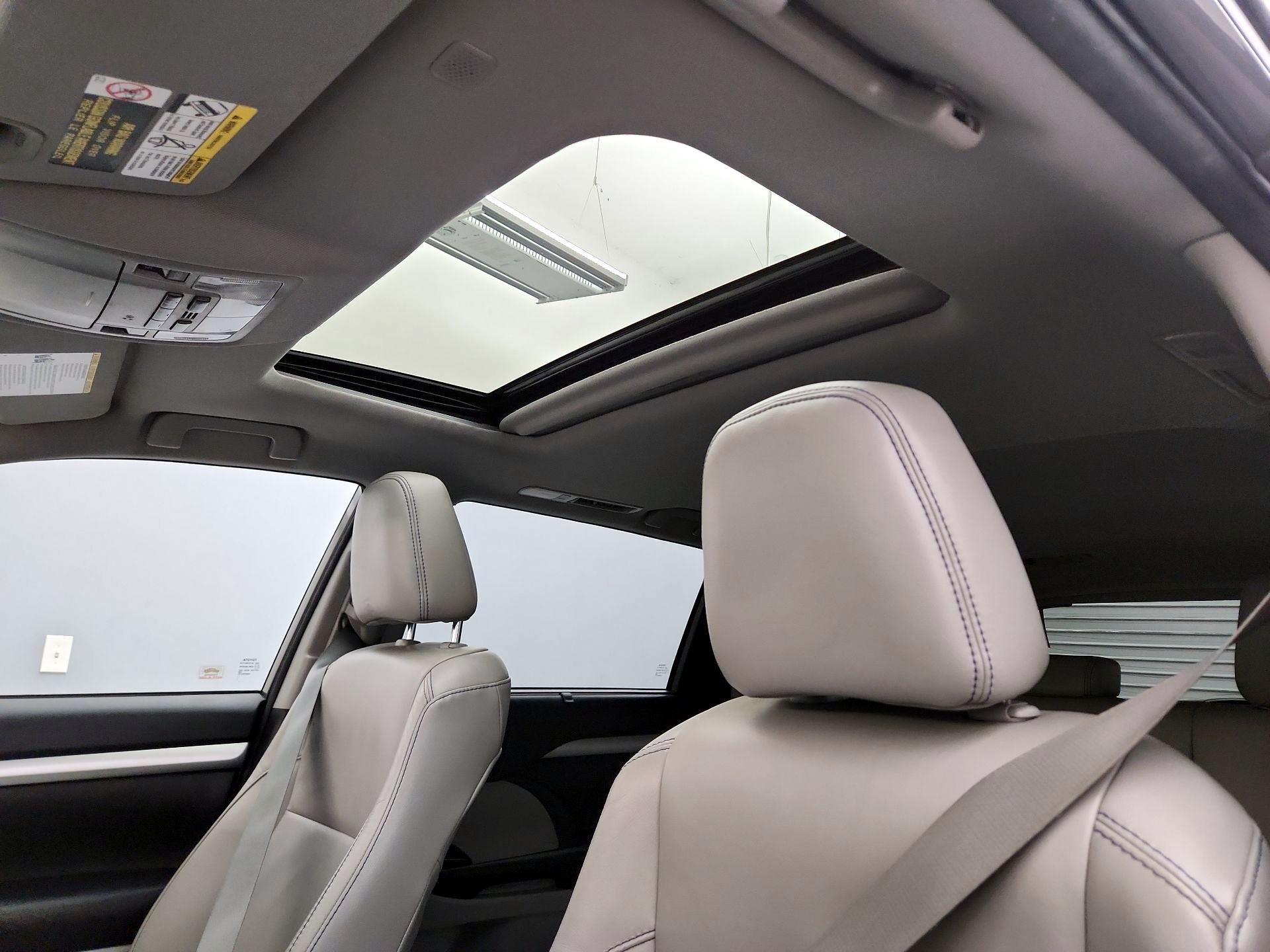 Thumbnail: 2018 Toyota Highlander - 19