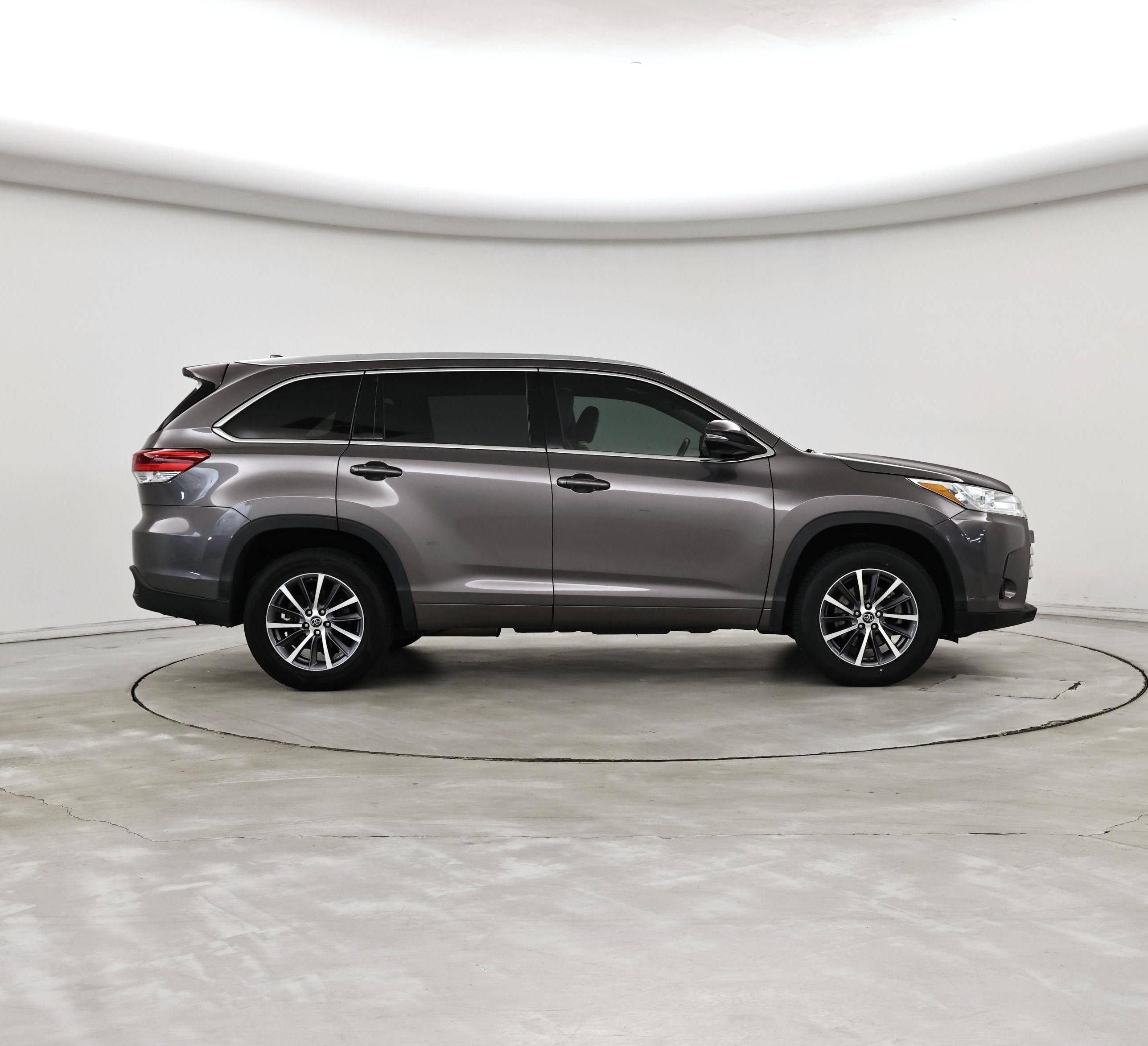 Thumbnail: 2018 Toyota Highlander - 7