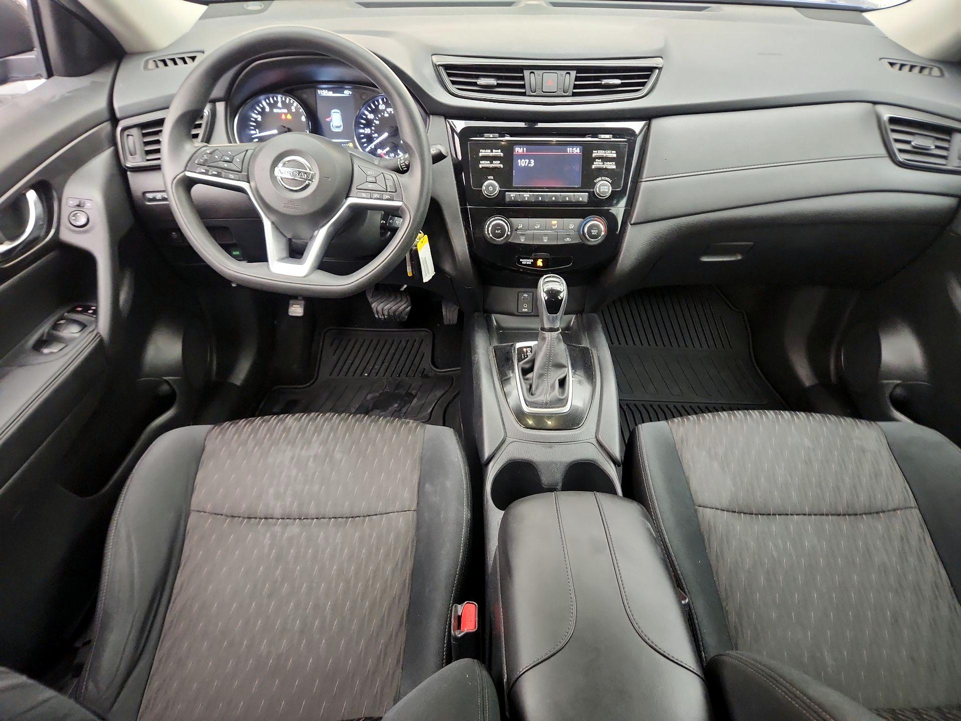 Thumbnail: 2017 Nissan Rogue - 9