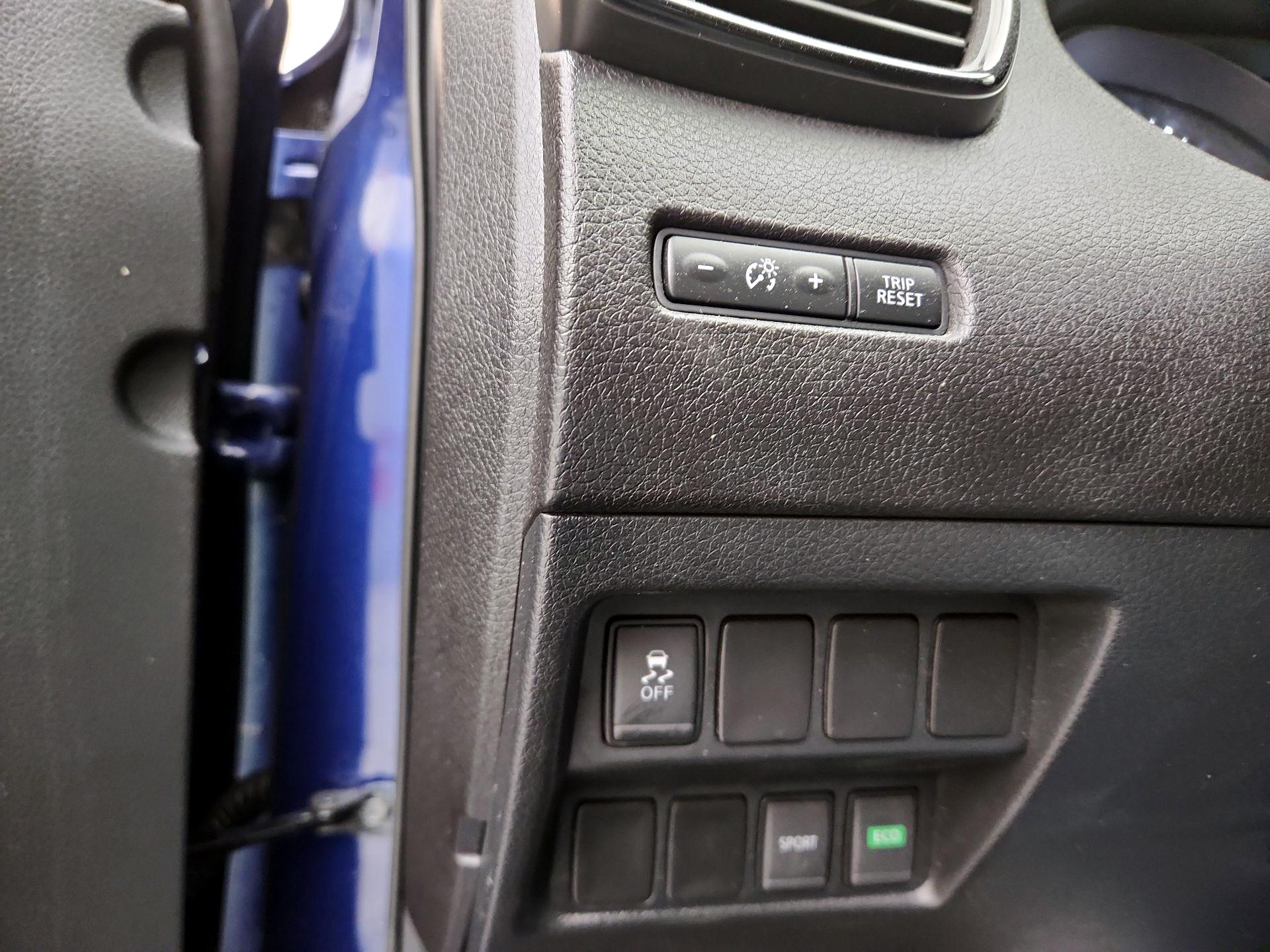 Thumbnail: 2017 Nissan Rogue - 13