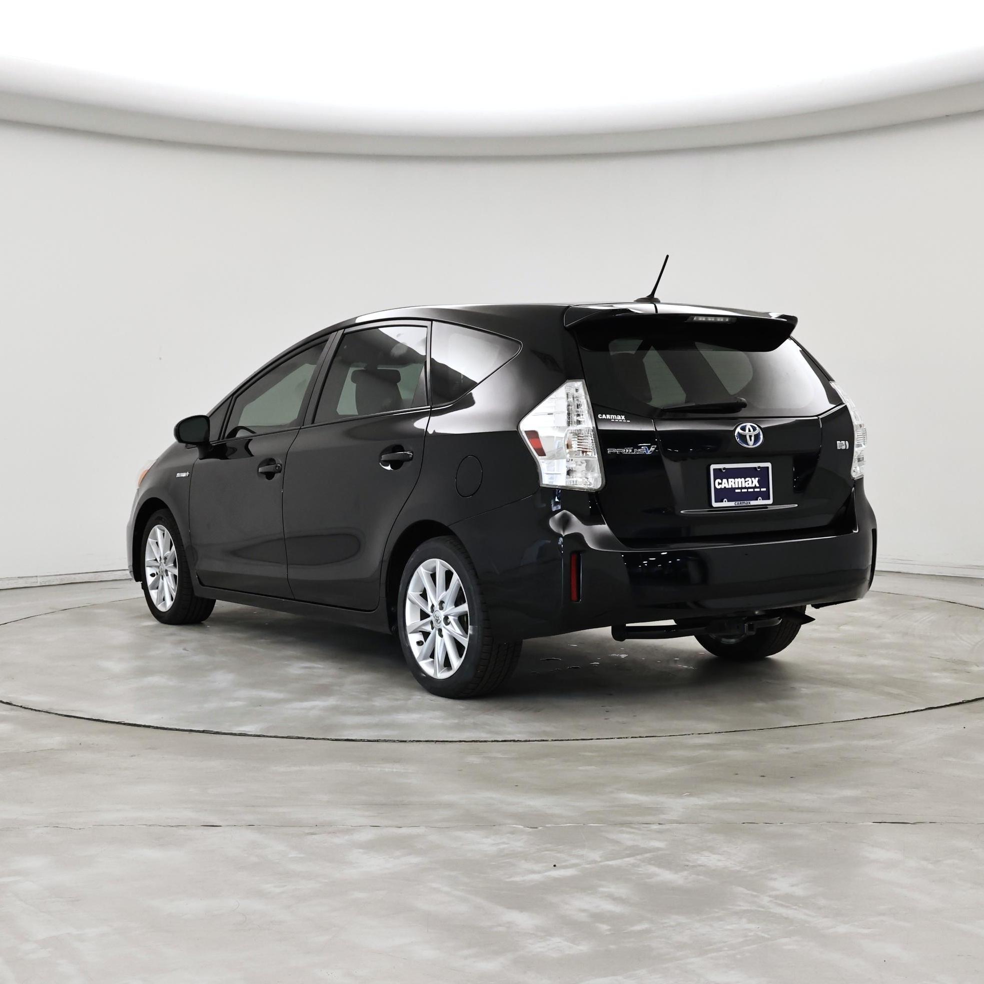 Thumbnail: 2014 Toyota Prius v - 2