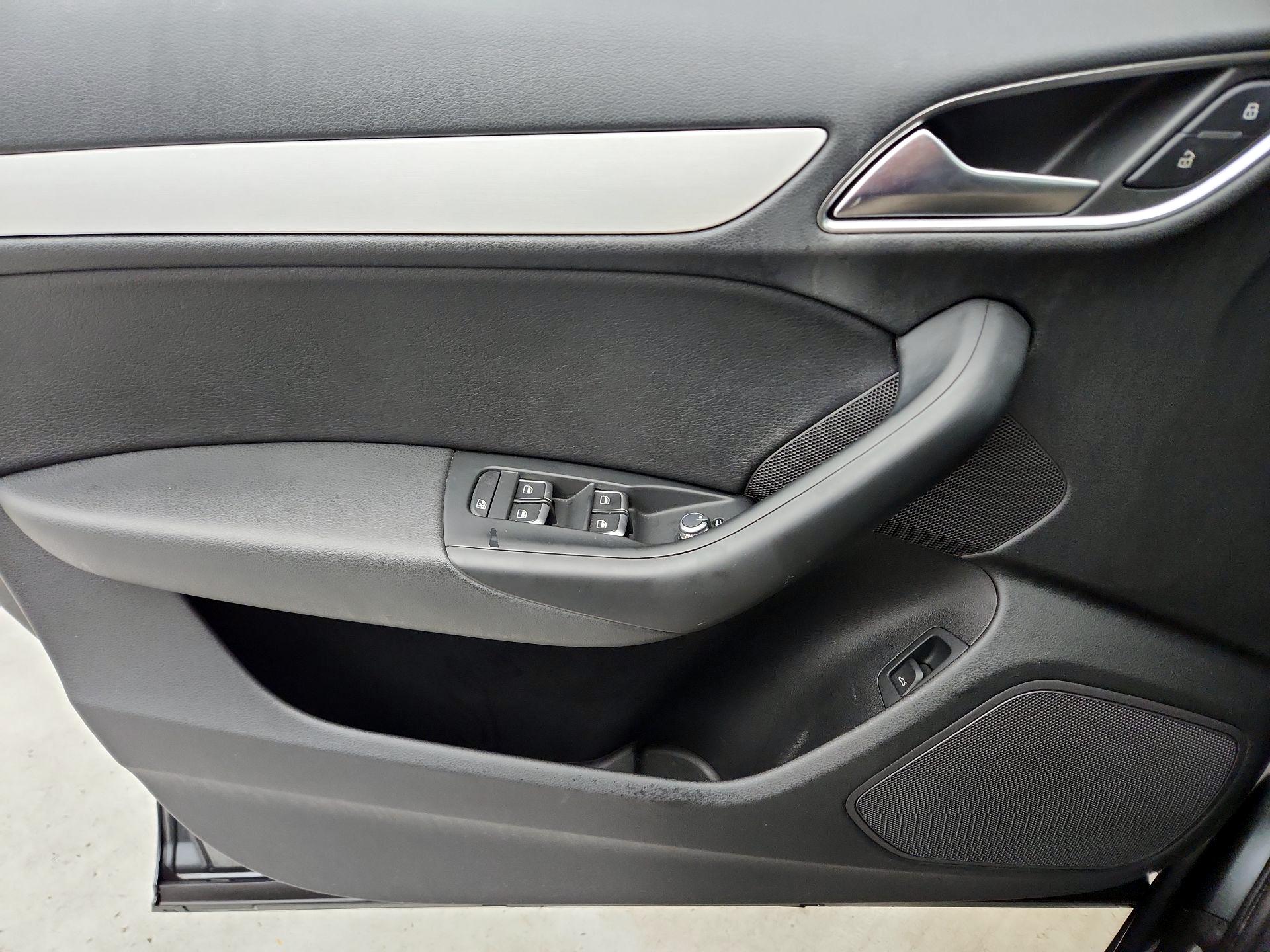 Thumbnail: 2018 Audi Q3 - 12