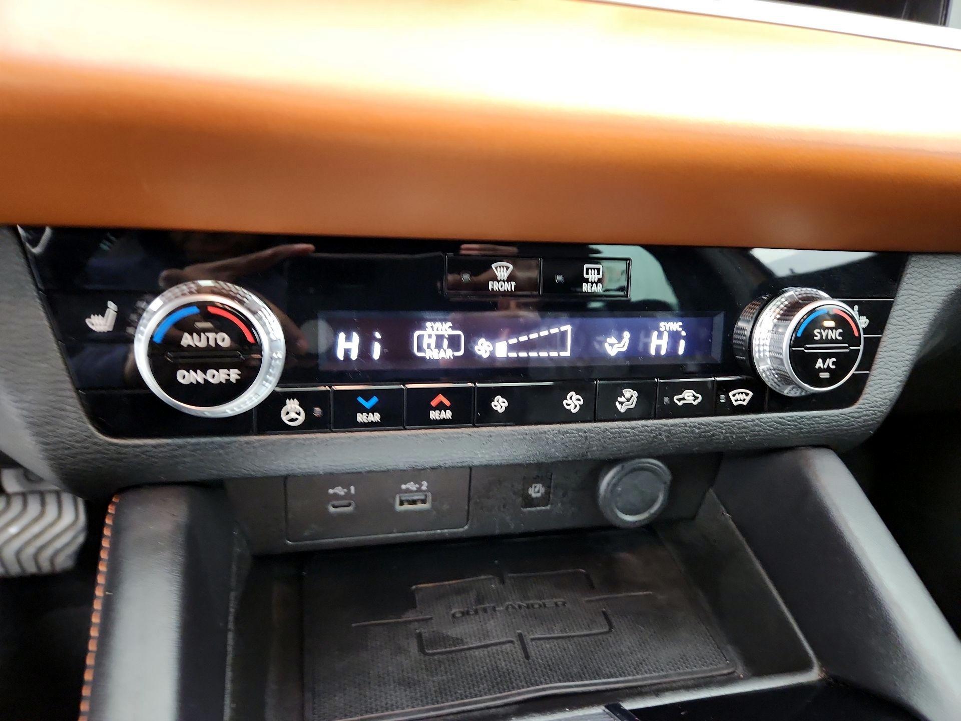 Thumbnail: 2022 Mitsubishi Outlander - 17