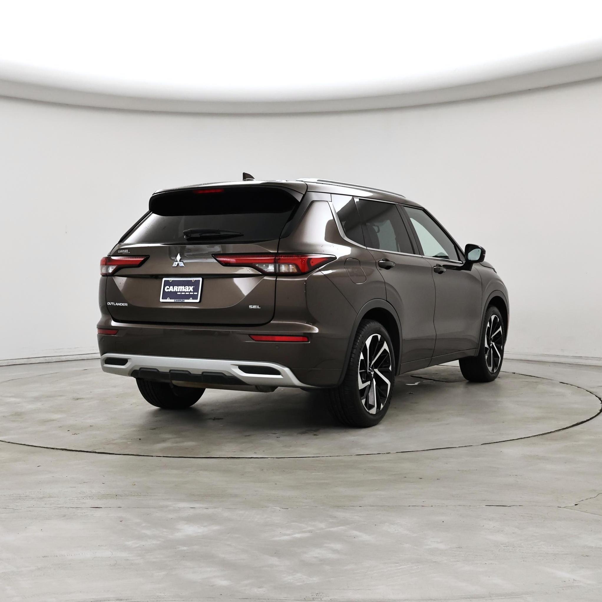 Thumbnail: 2022 Mitsubishi Outlander - 8