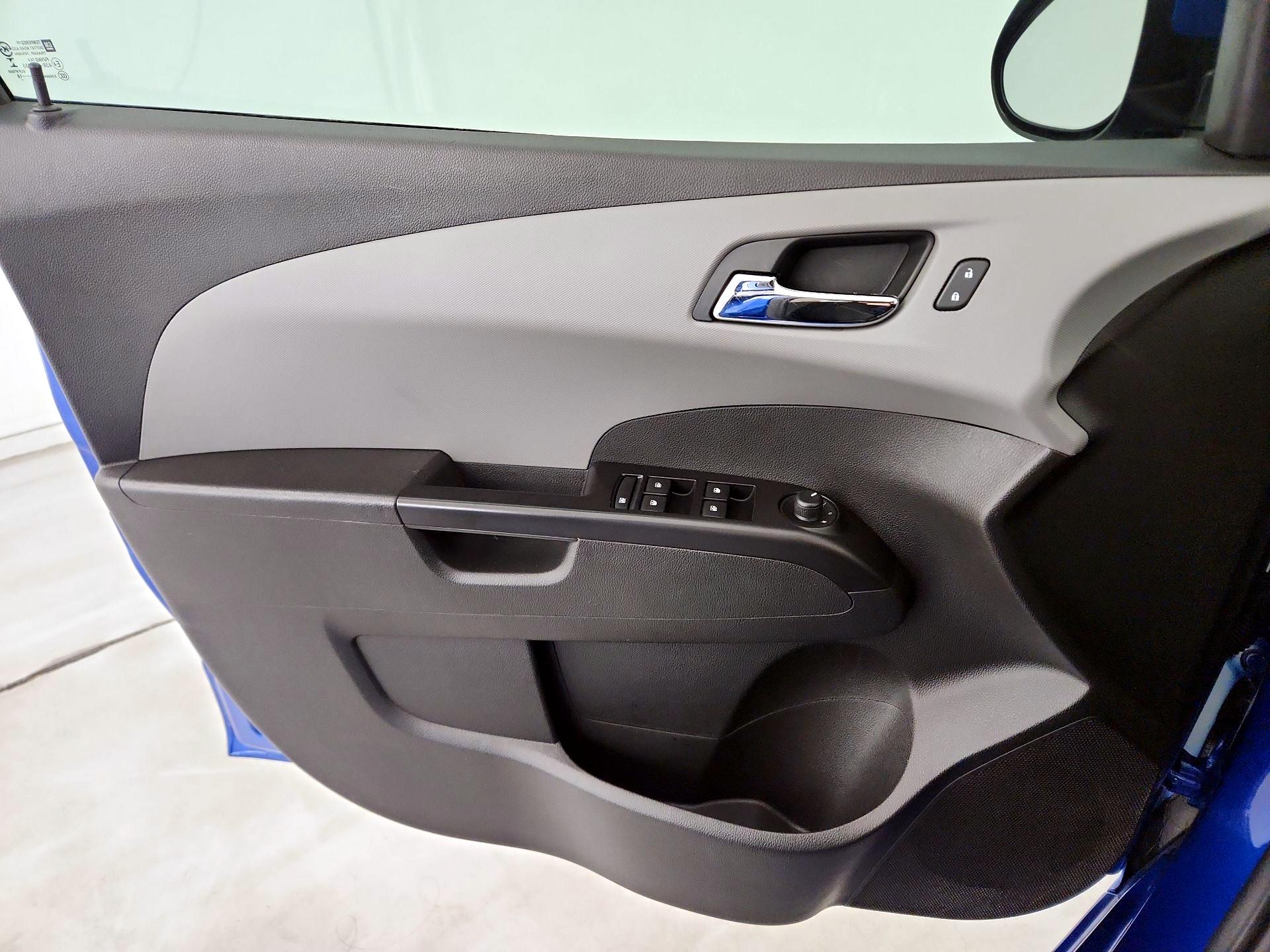 Thumbnail: 2018 Chevrolet Sonic - 12