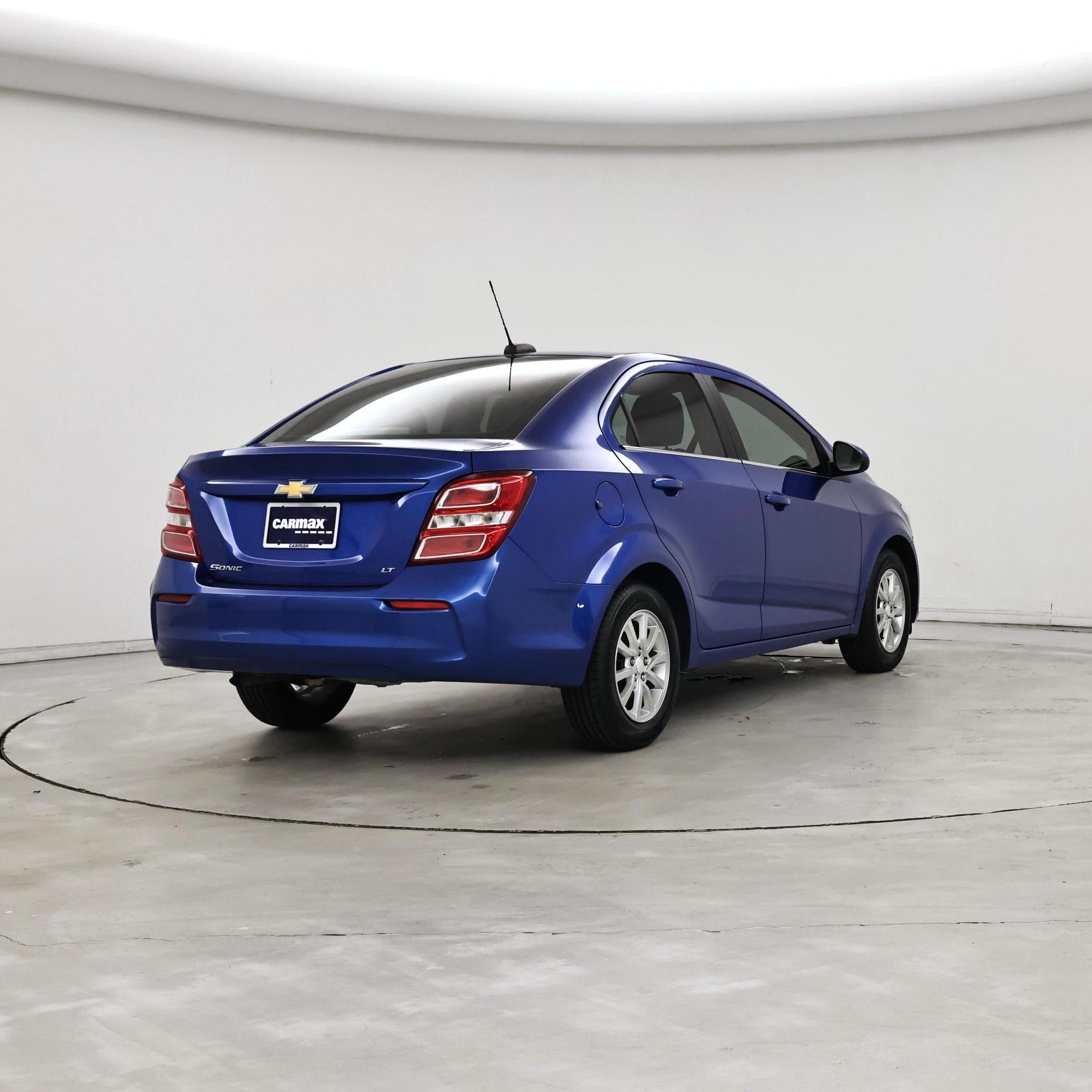 Thumbnail: 2018 Chevrolet Sonic - 8